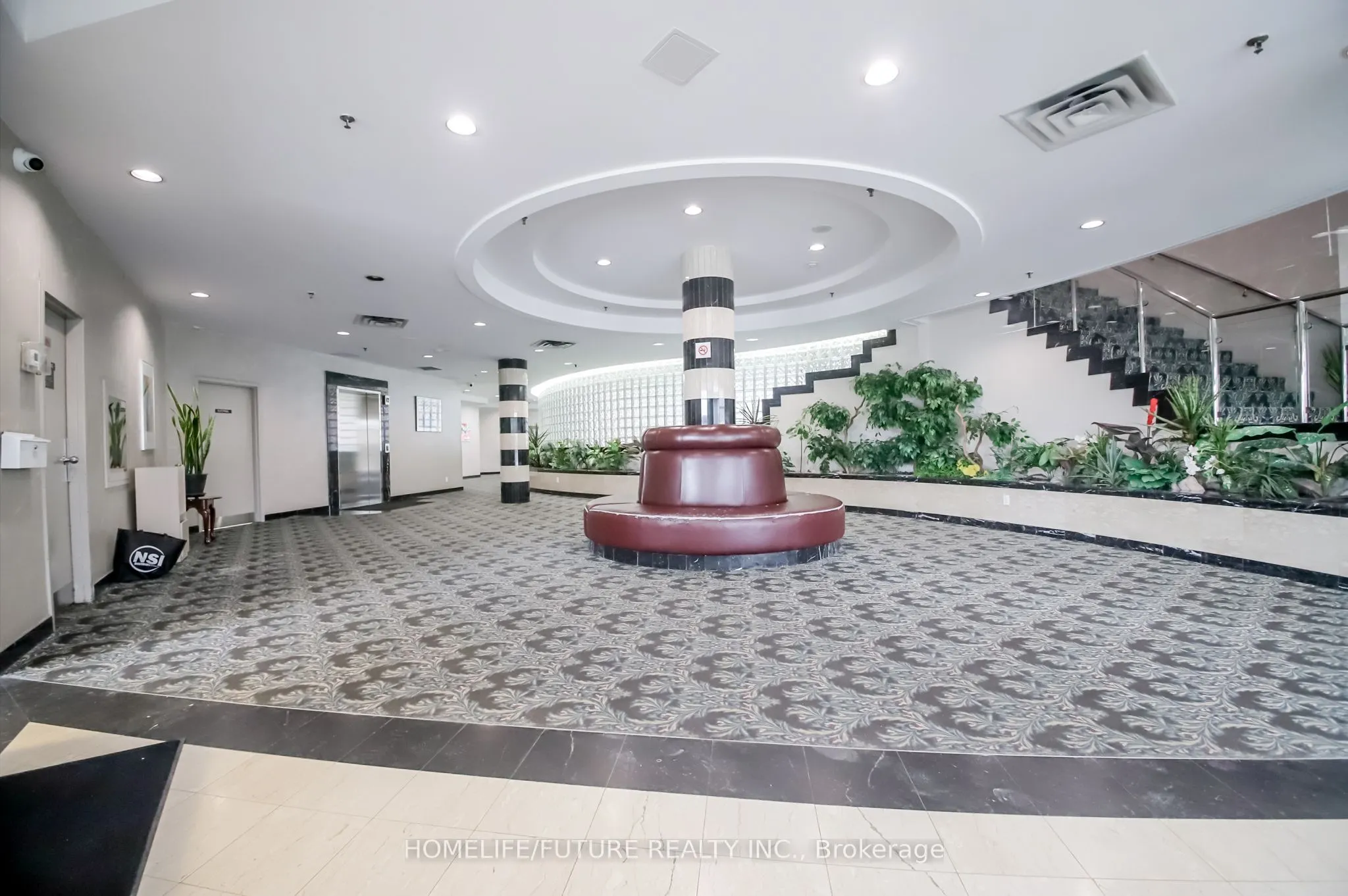 2550 Lawrence Avenue E #816
