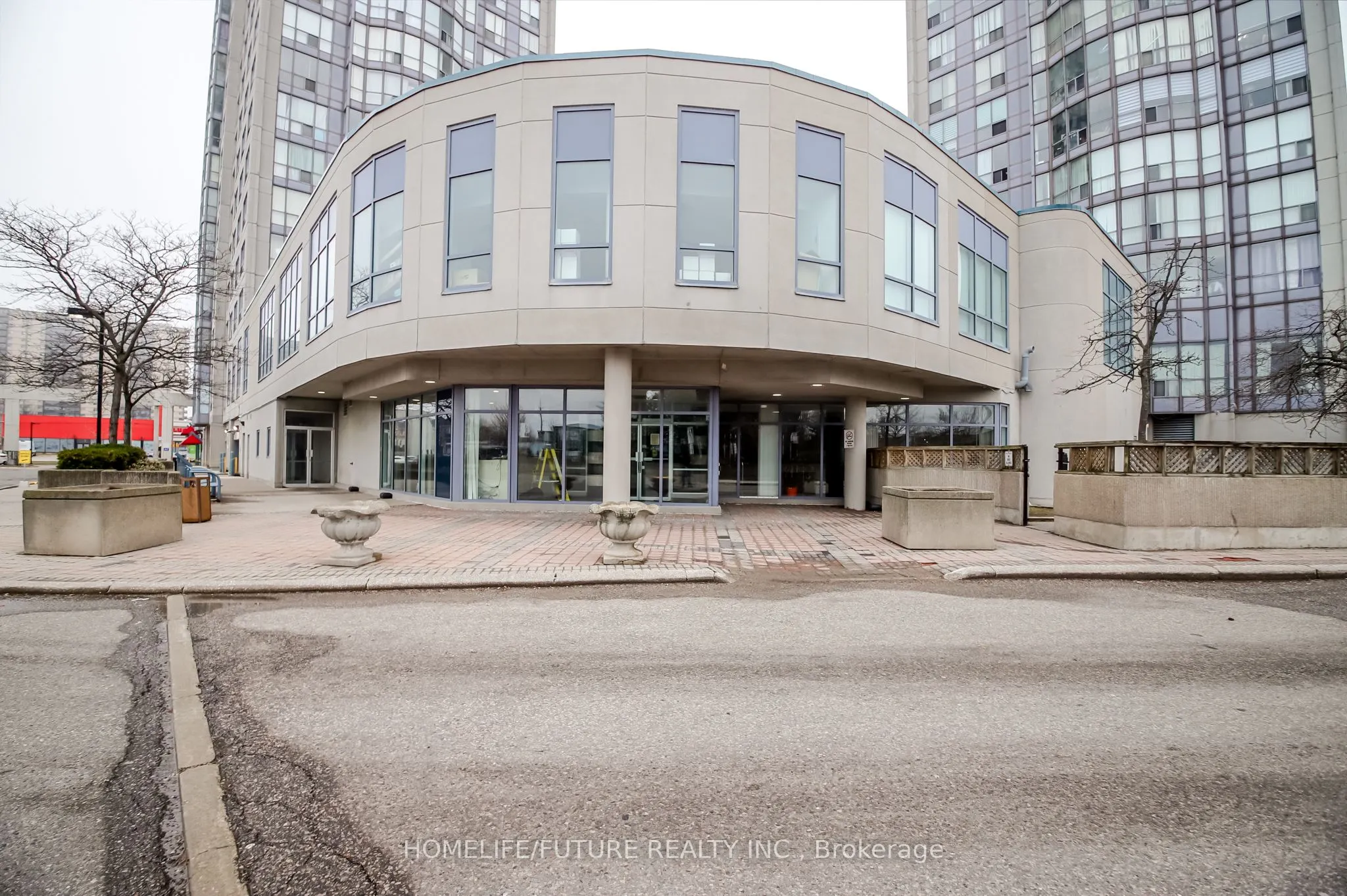 2550 Lawrence Avenue E #816