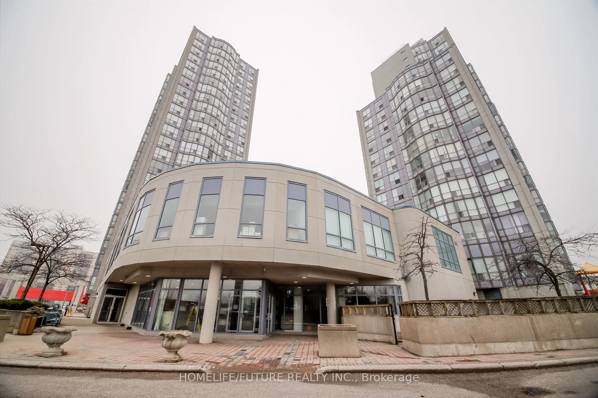 2550 Lawrence Avenue E #816