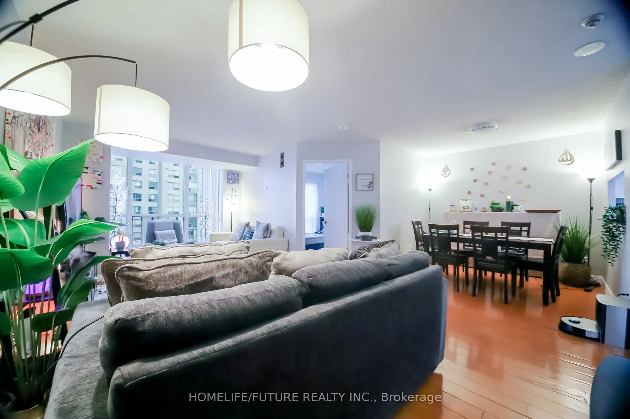 2550 Lawrence Avenue E #816