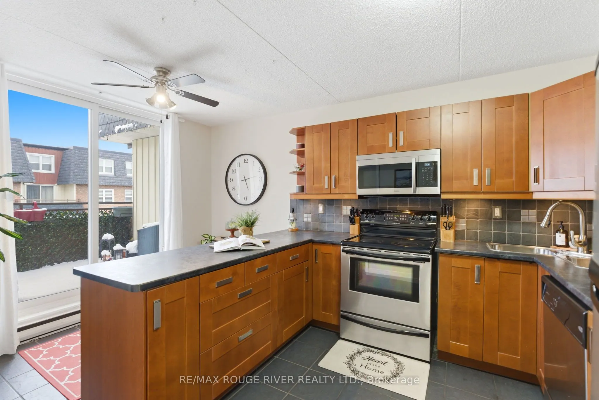 580 Mary Street E #214