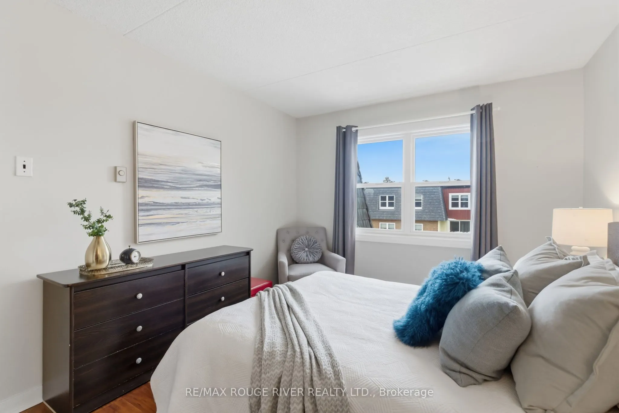 580 Mary Street E #214