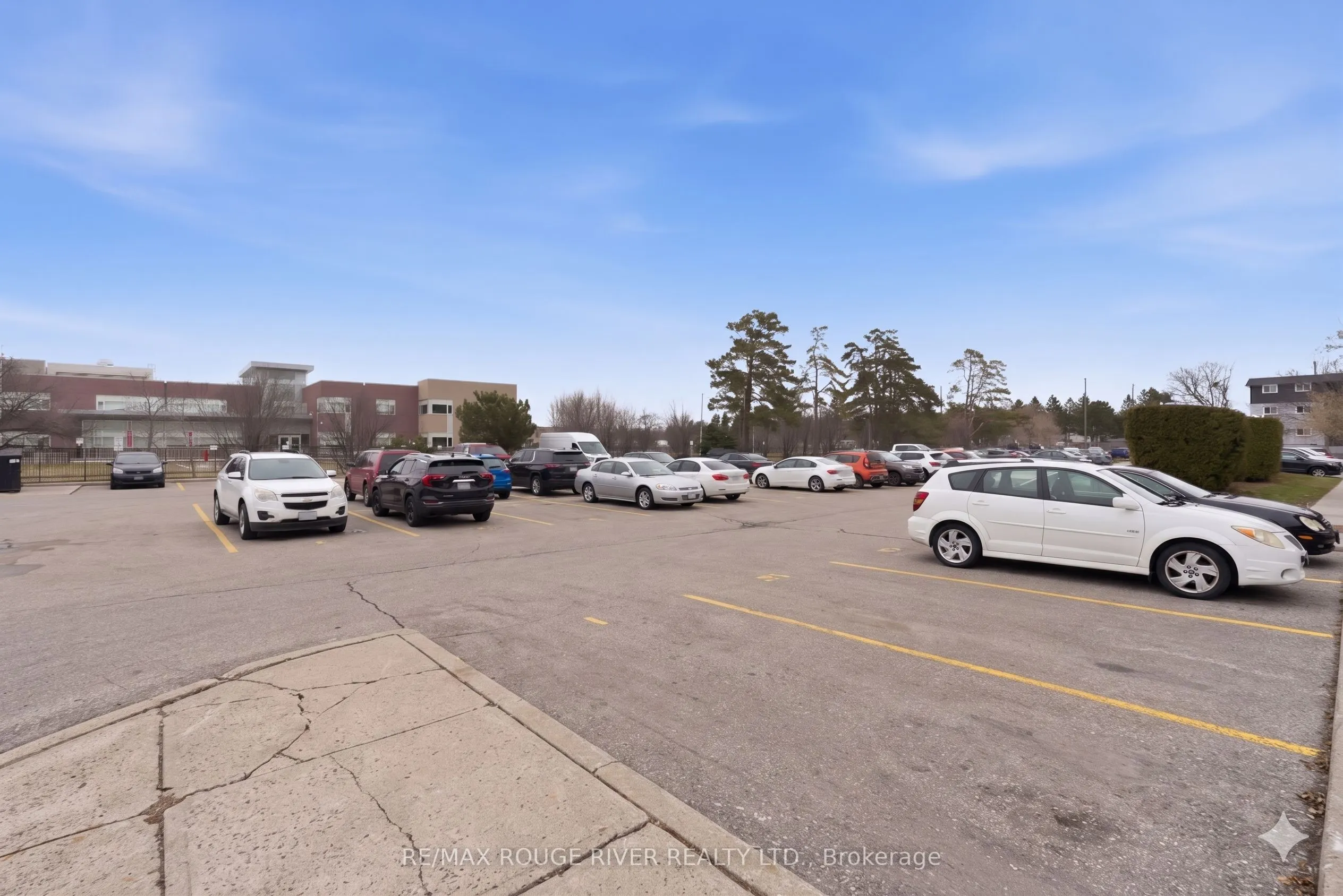 580 Mary Street E #214