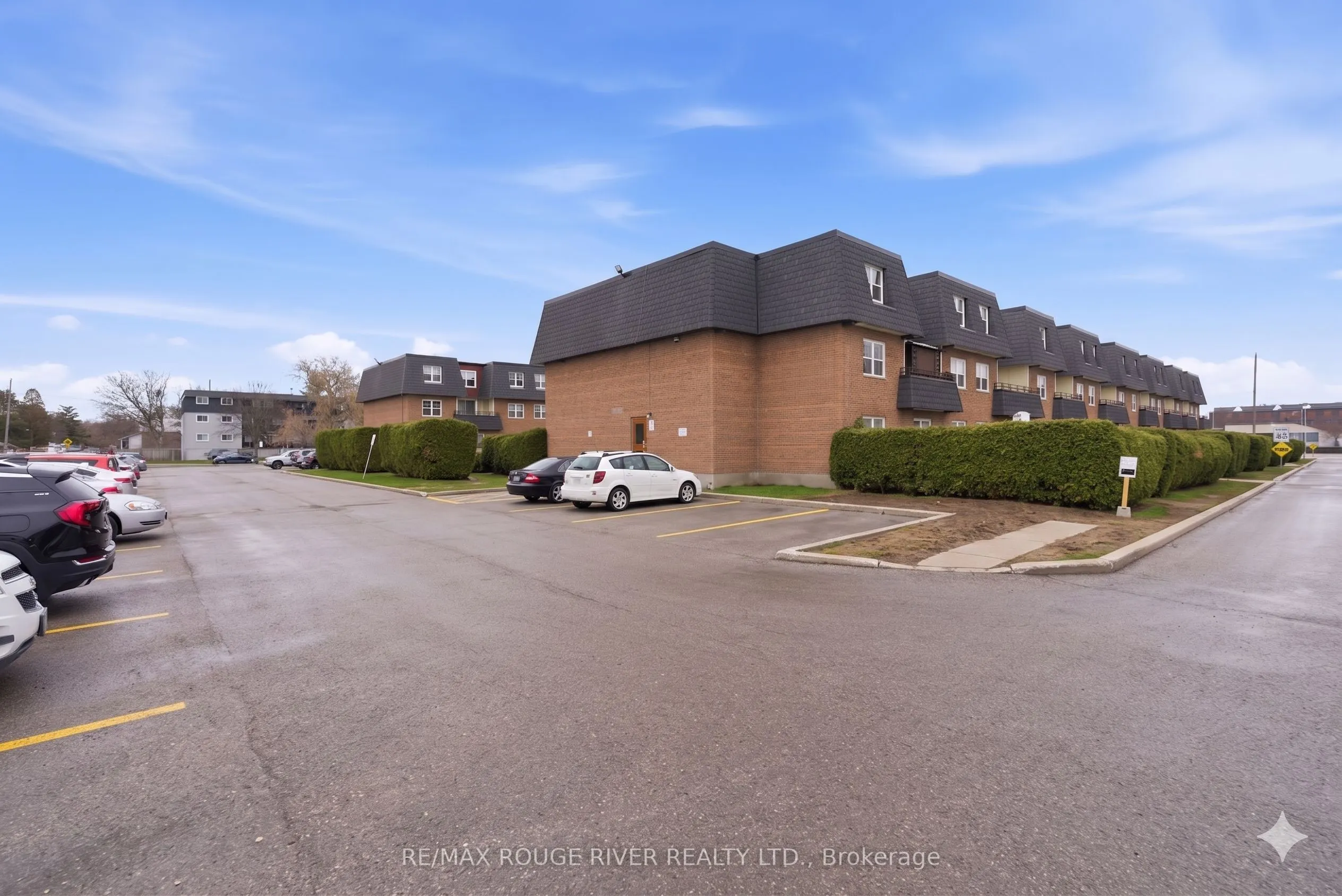 580 Mary Street E #214