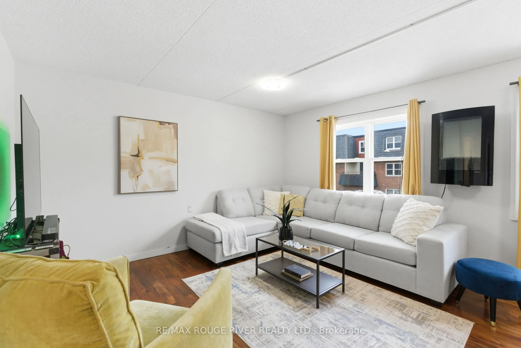 580 Mary Street E #214