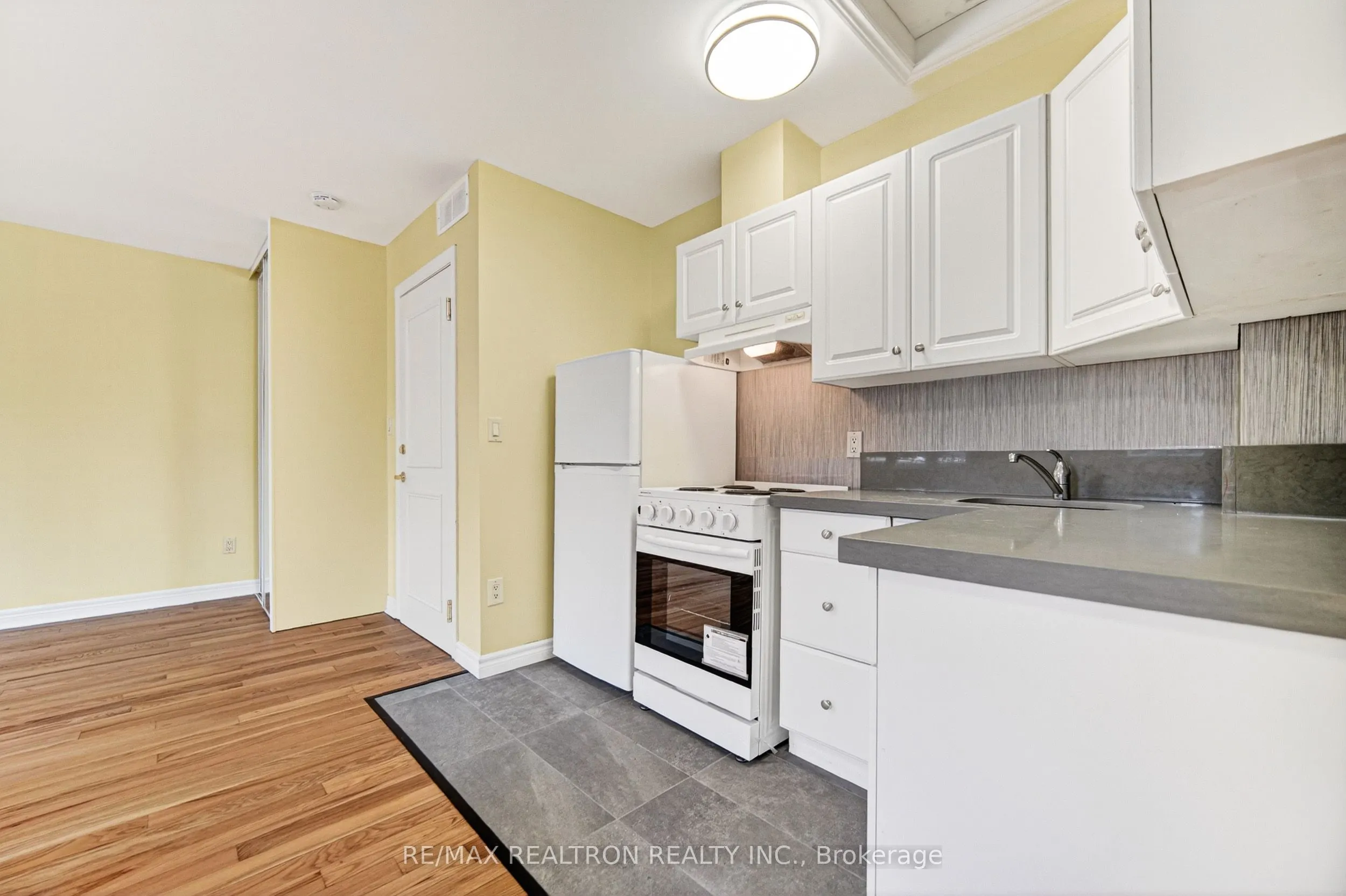 454 Donlands Avenue #A3