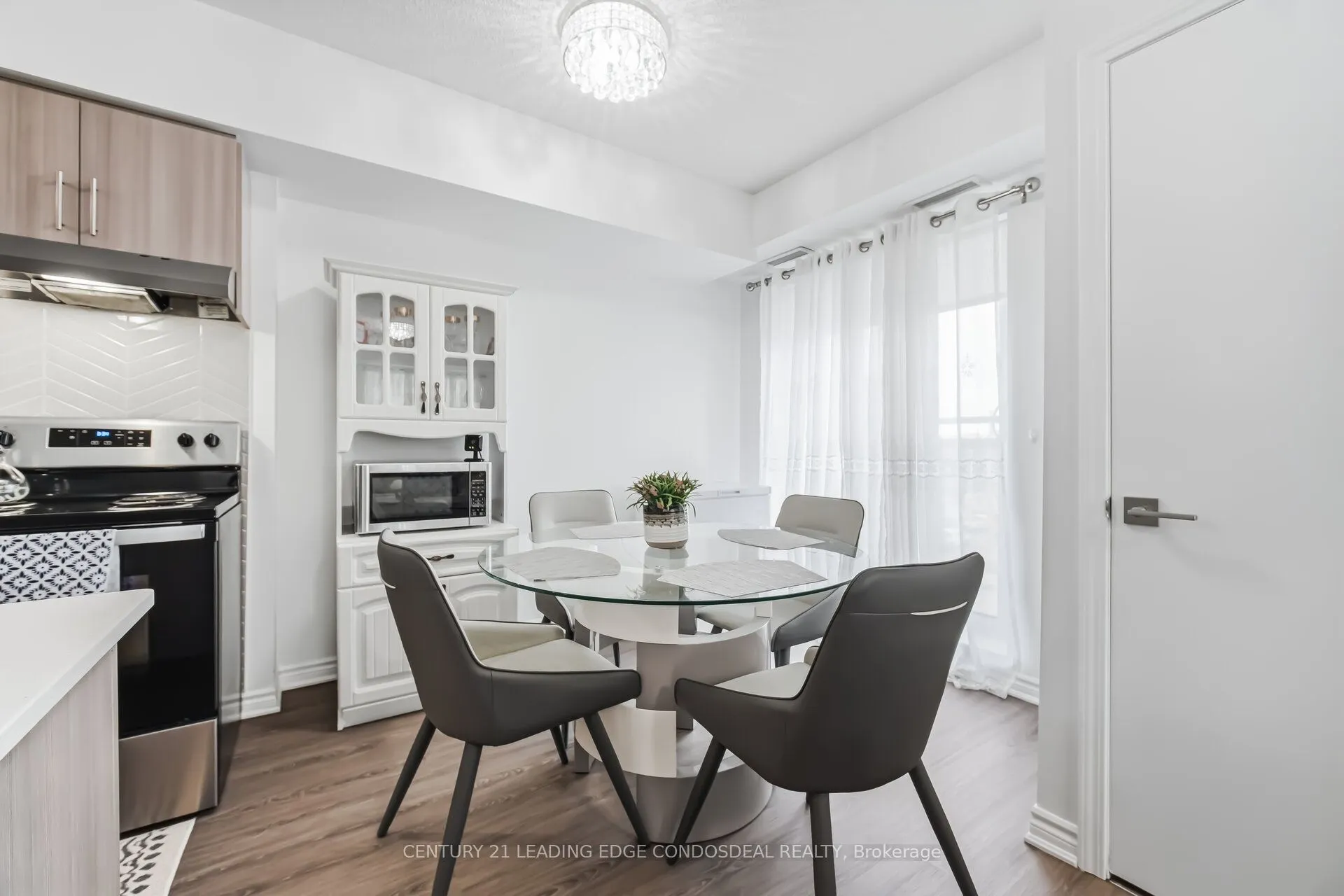 1 Falaise Road #424