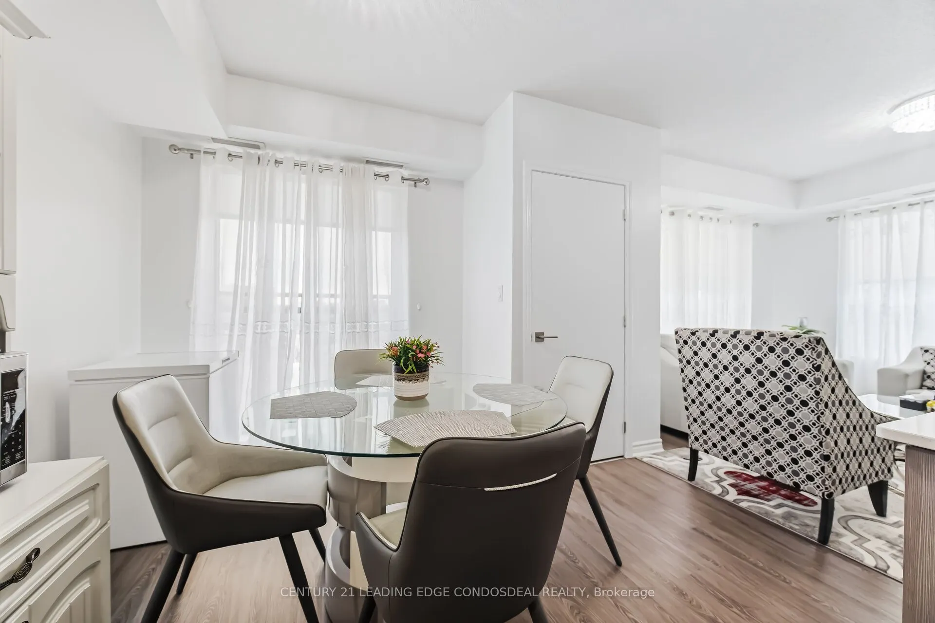 1 Falaise Road #424