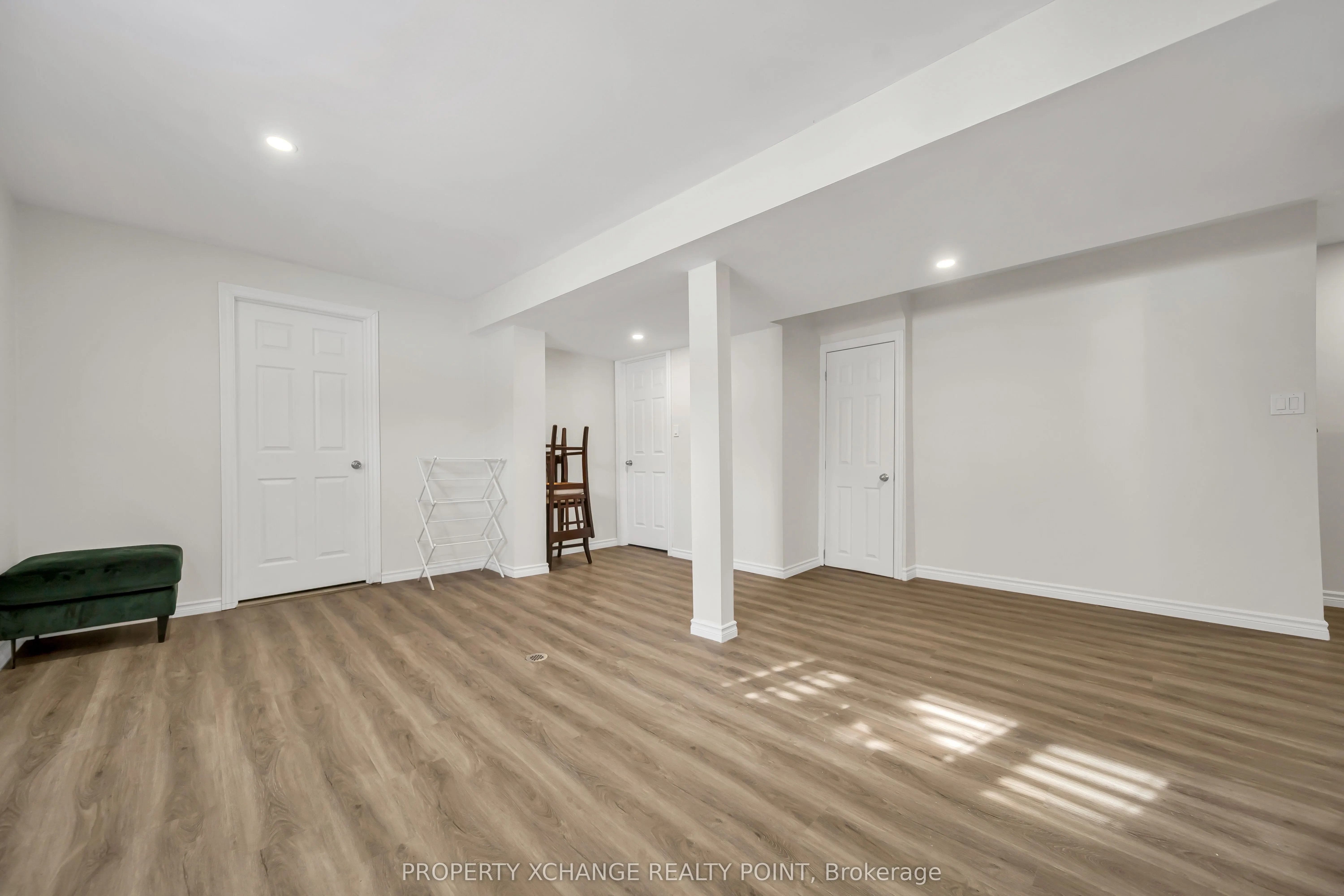 12 Waverly Street S