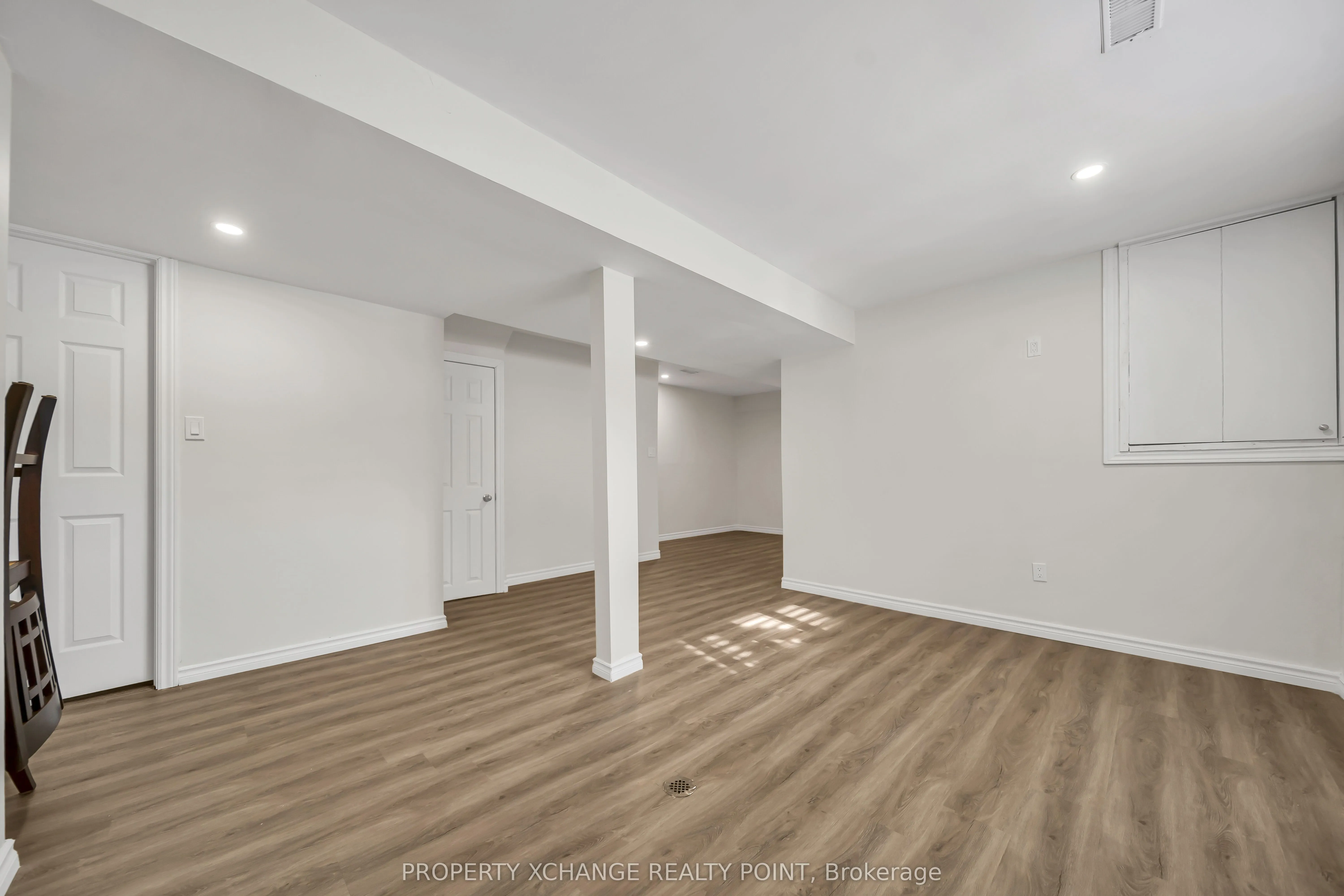 12 Waverly Street S