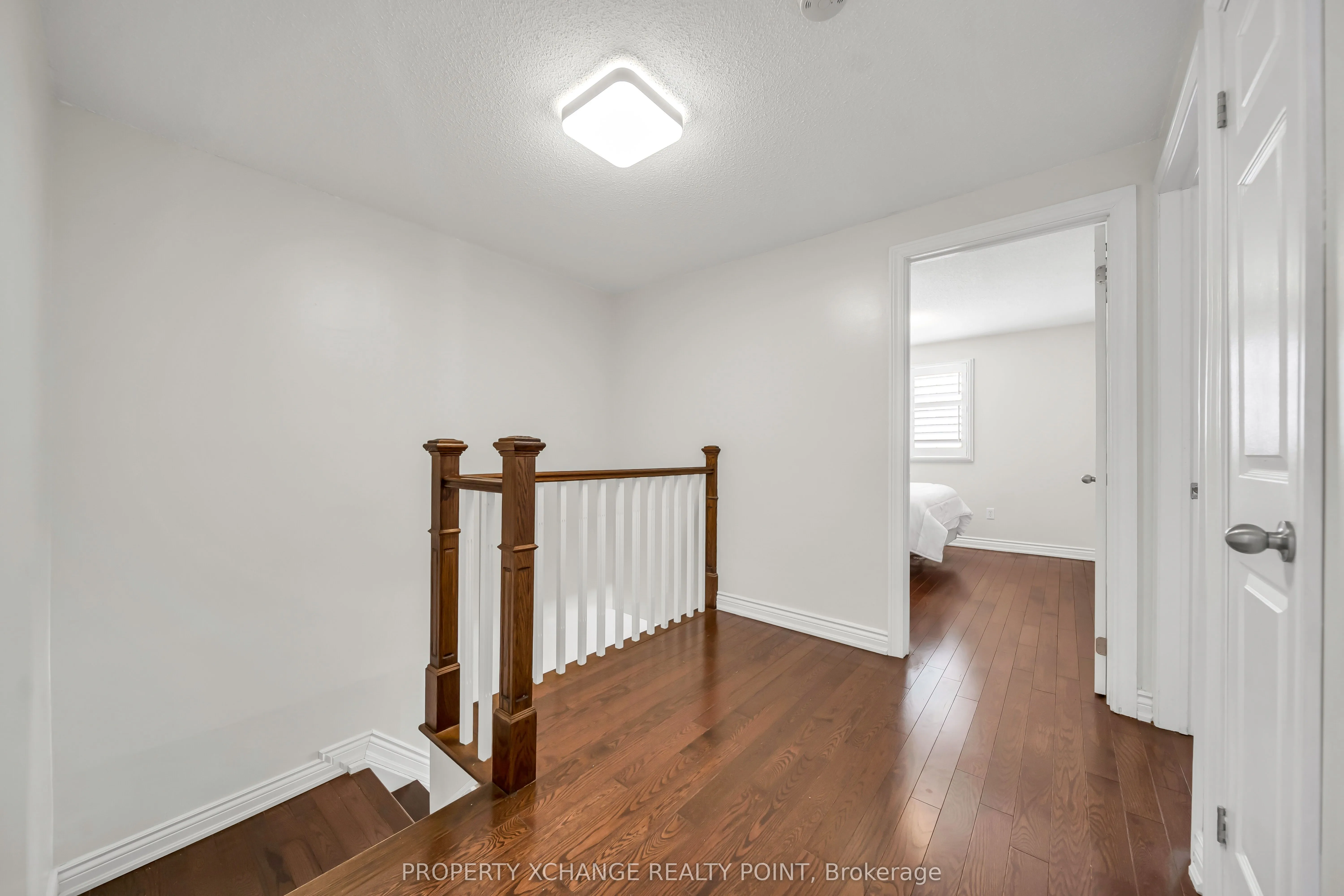 12 Waverly Street S