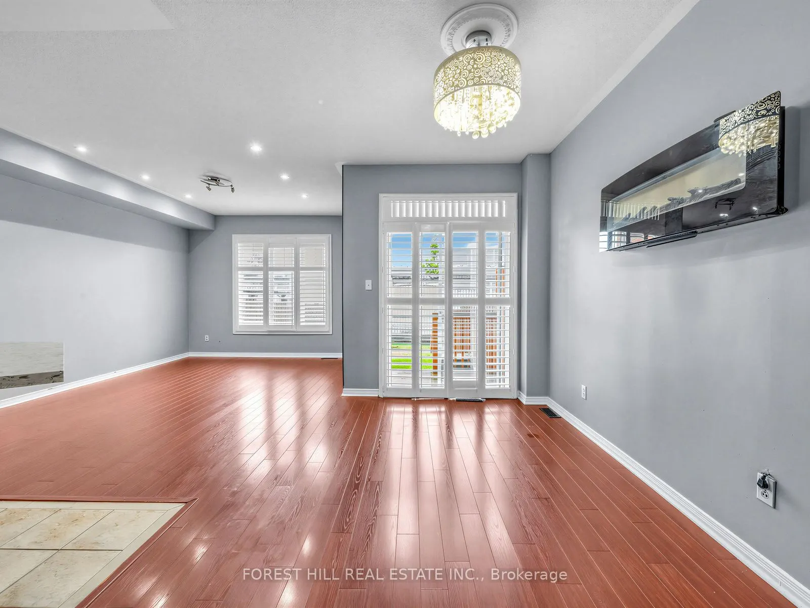 40 Croker Drive S