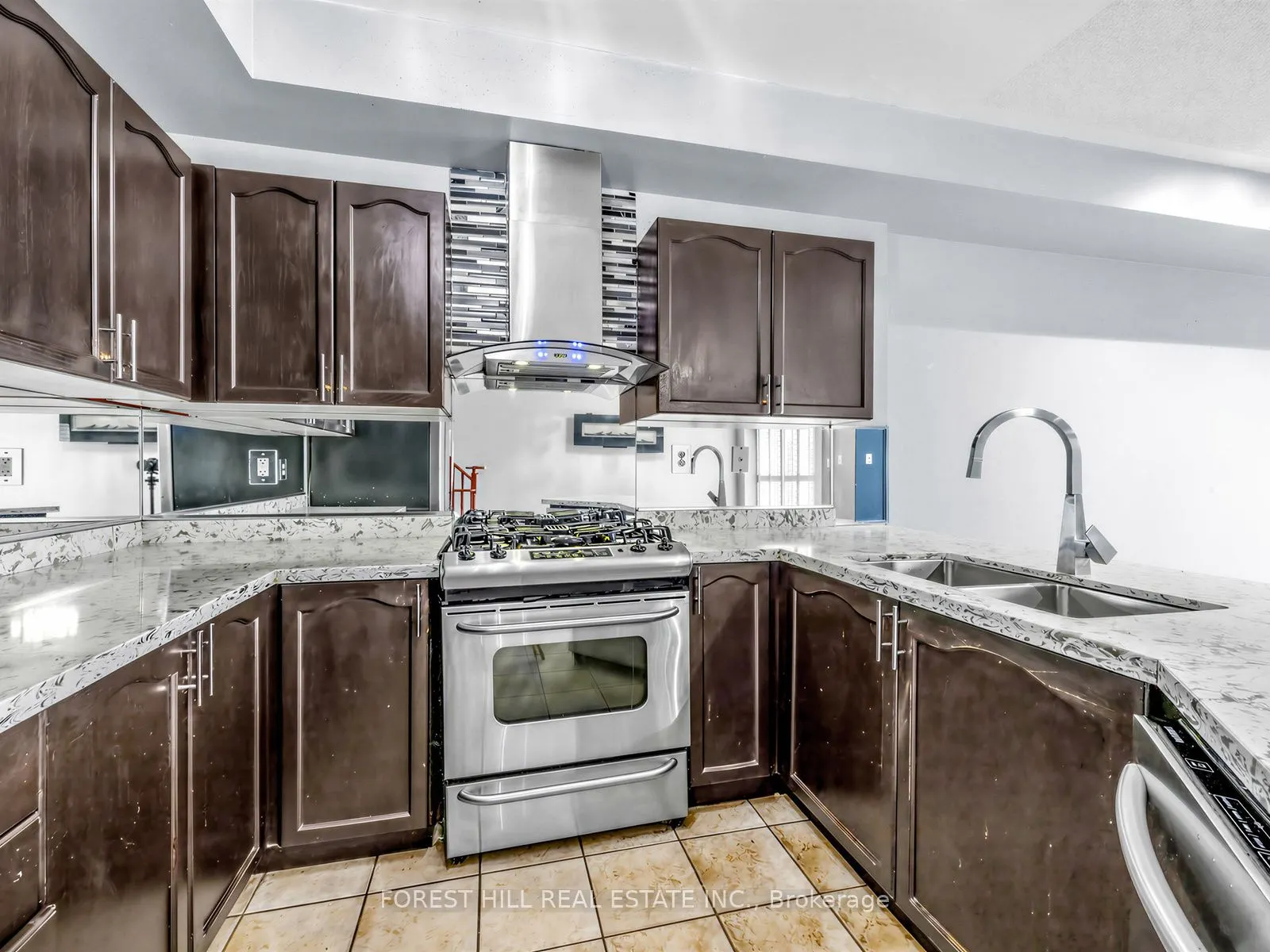 40 Croker Drive S