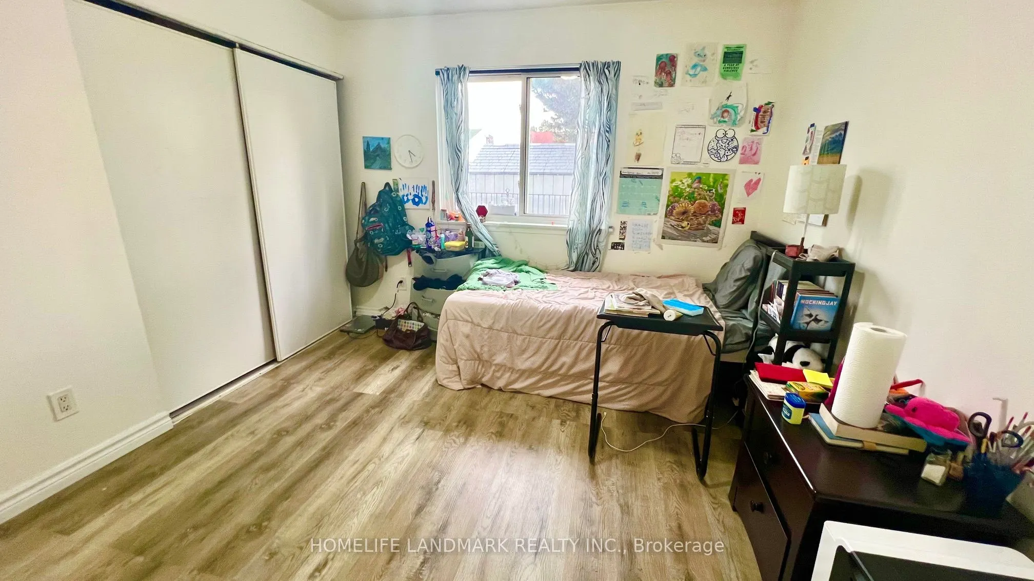 81 United Square #Main Floor