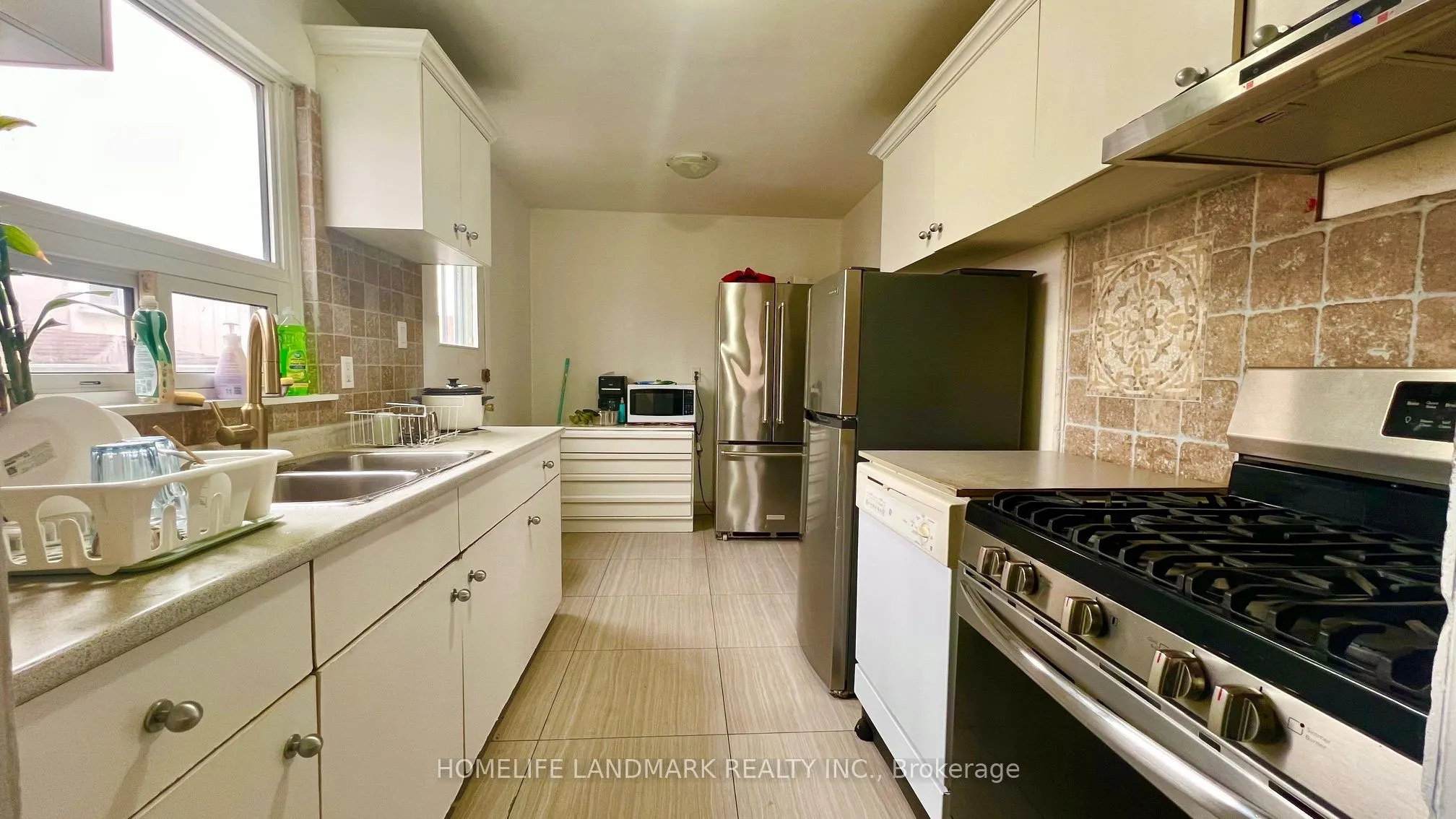 81 United Square #Main Floor
