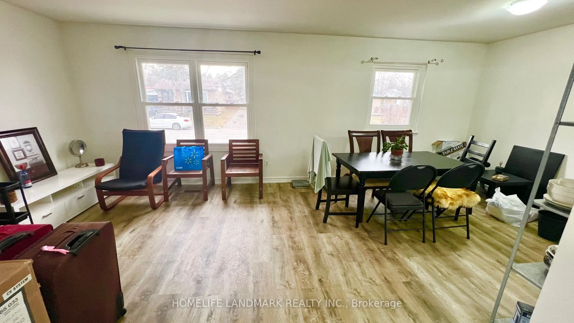 81 United Square #Main Floor