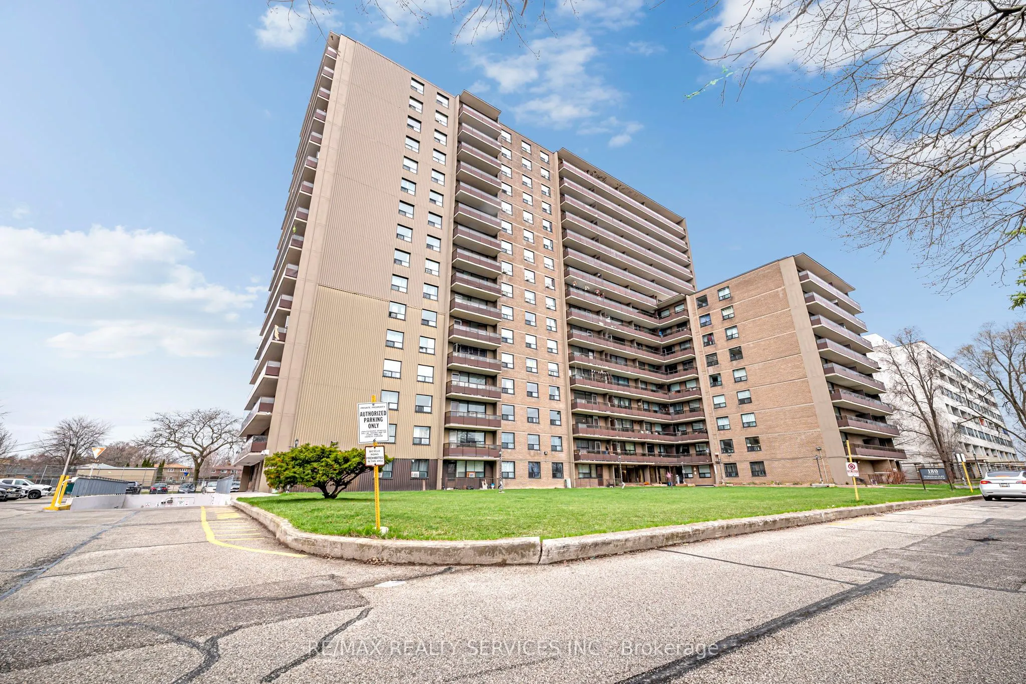 180 Markham Road #1701