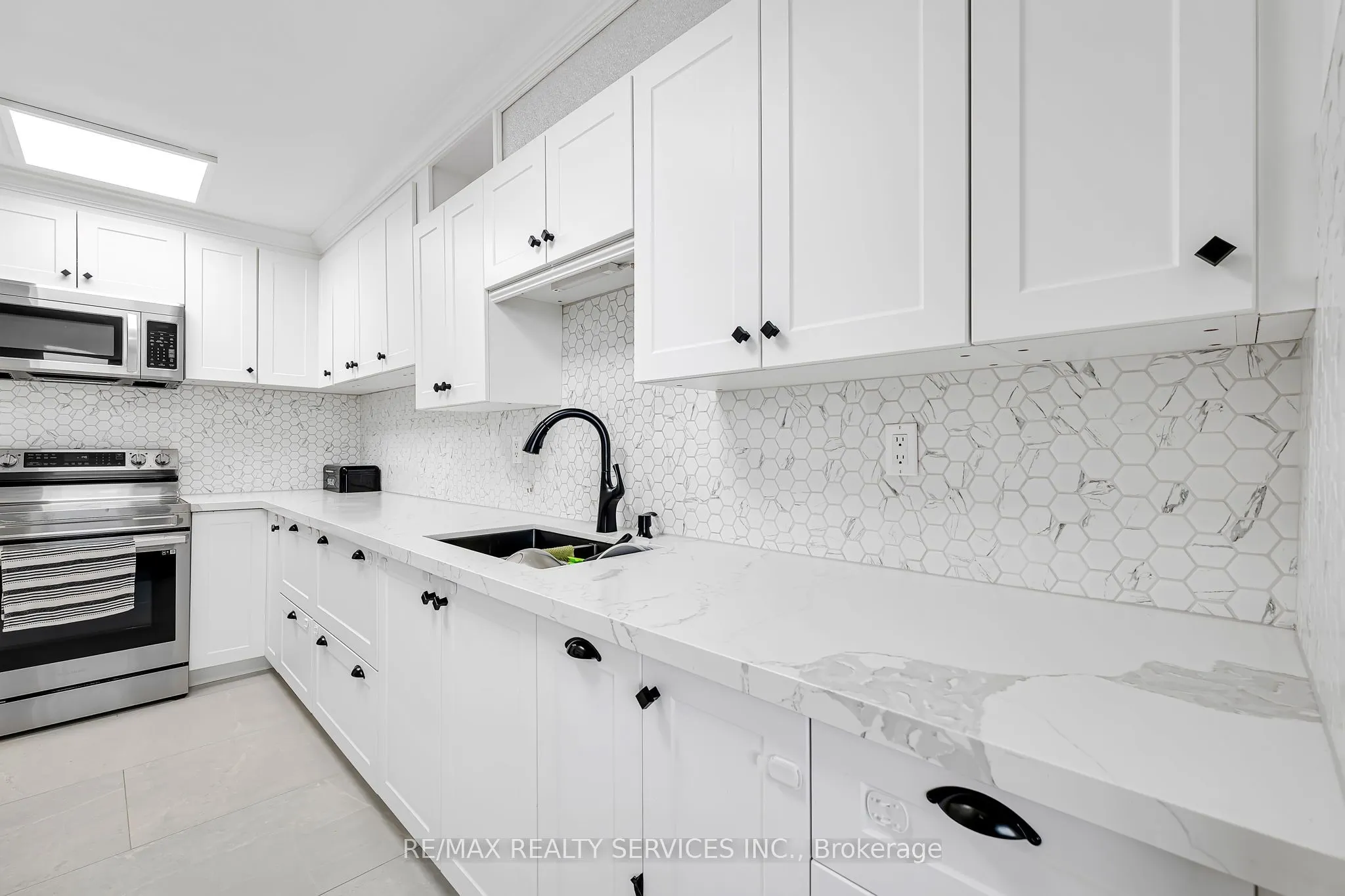 180 Markham Road #1701