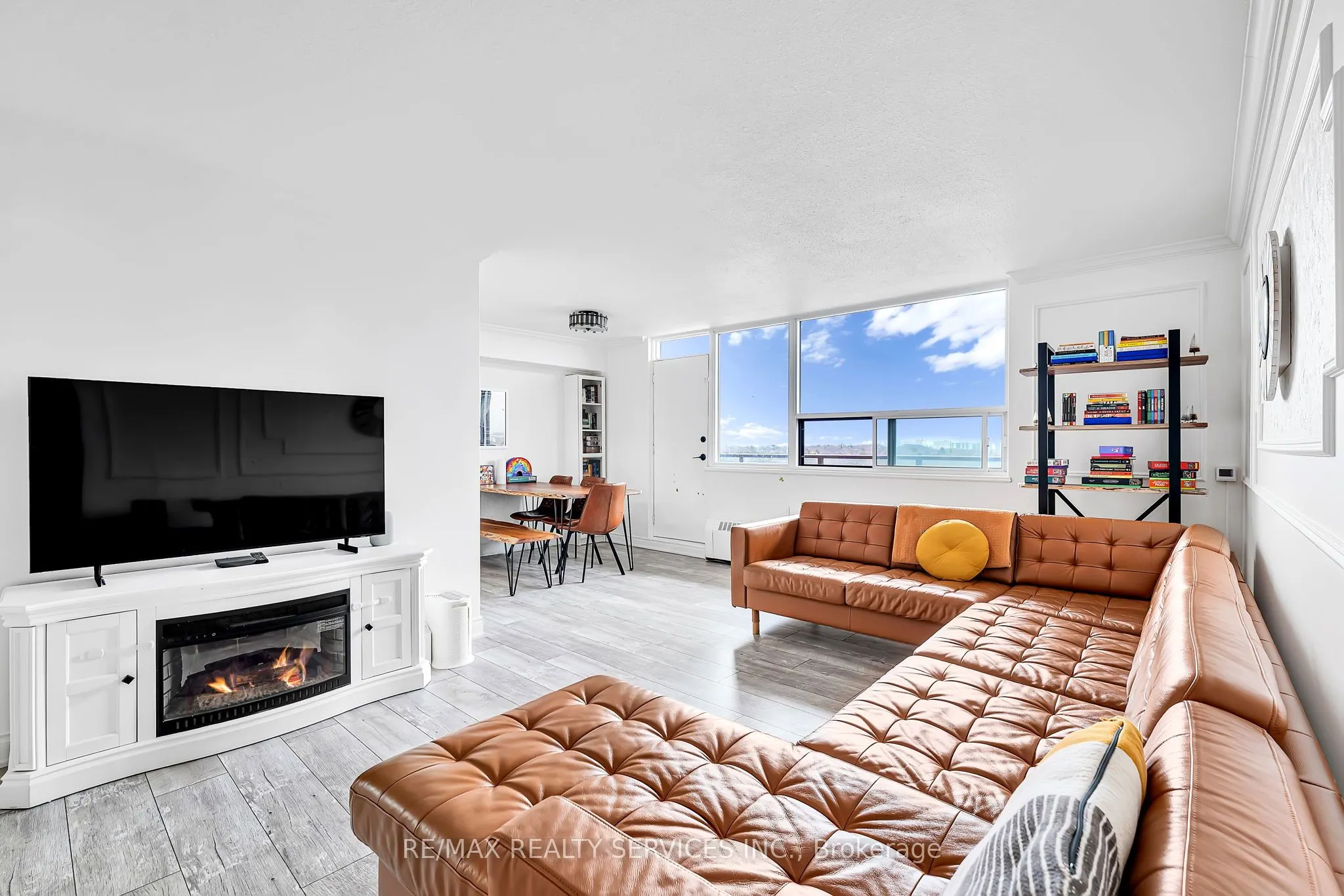 180 Markham Road #1701