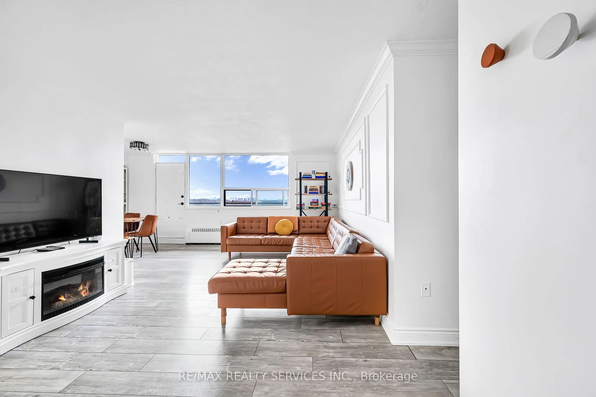 180 Markham Road #1701