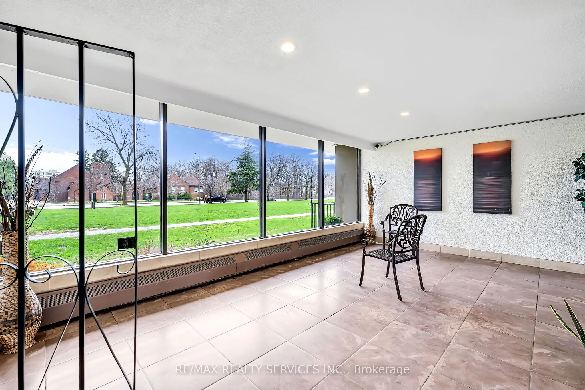 180 Markham Road #1701