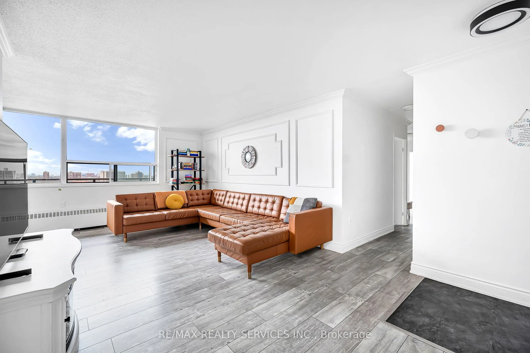 180 Markham Road #1701