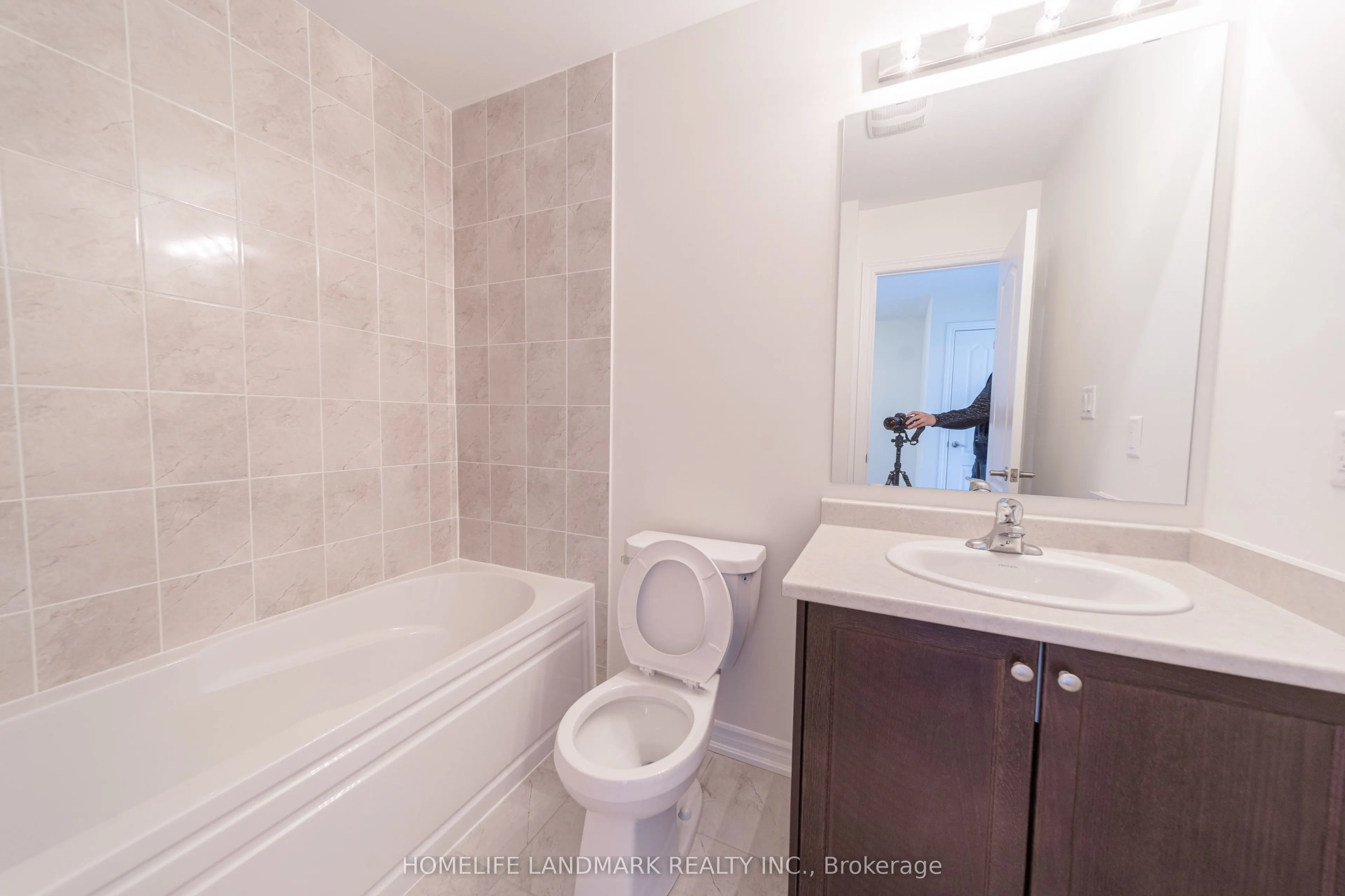 1195 Rexton Drive