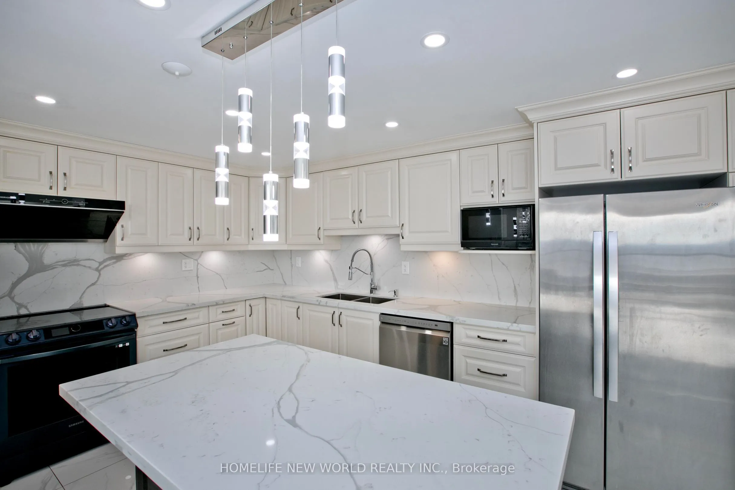 75 Bamburgh Circle #2117