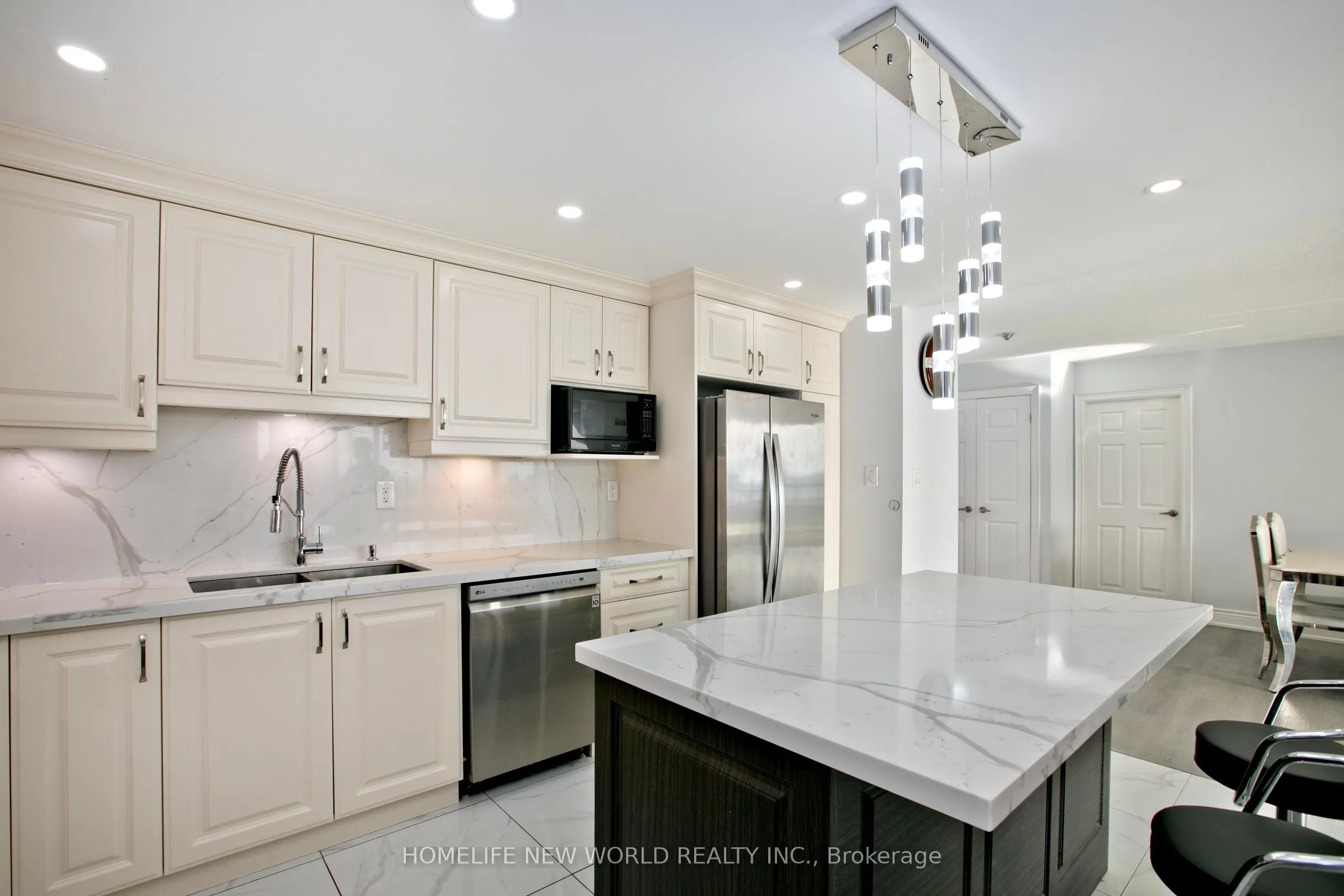 75 Bamburgh Circle #2117