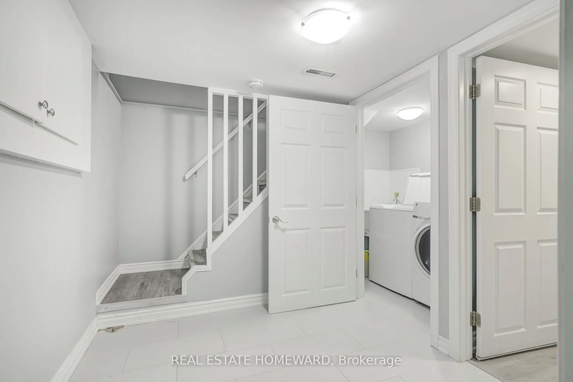 4 Moorecroft Crescent