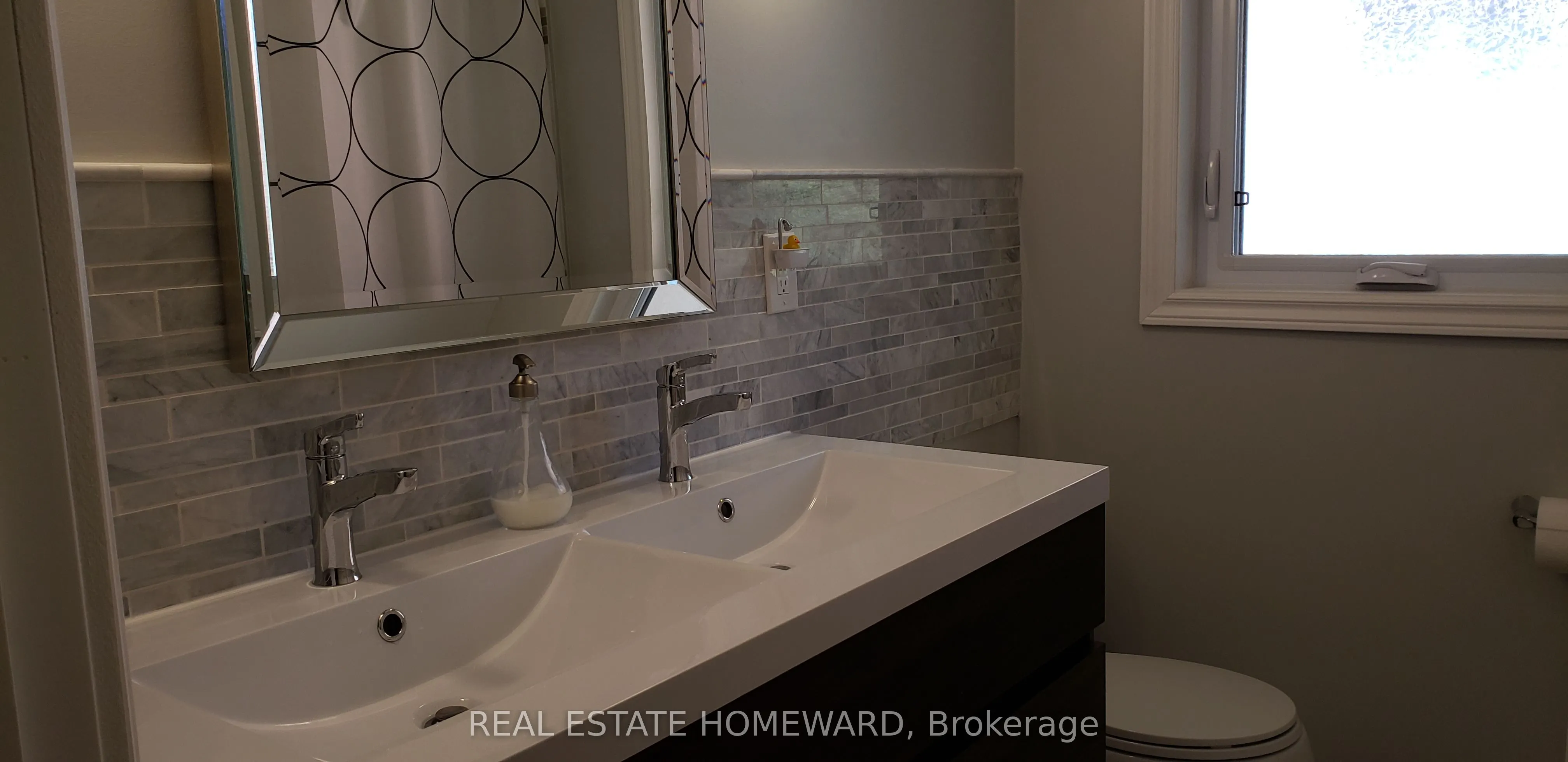 4 Moorecroft Crescent