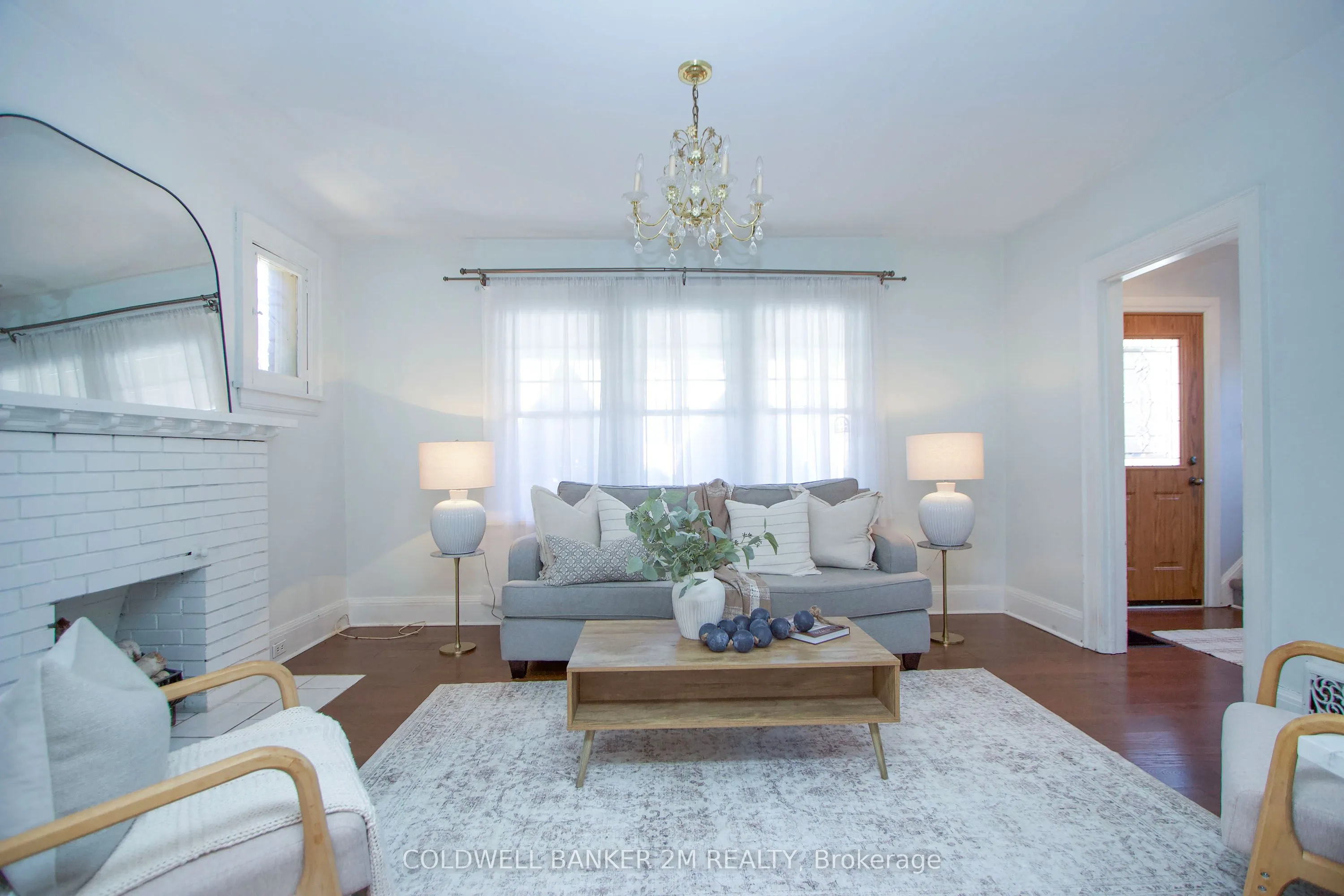 49 Brock Street E