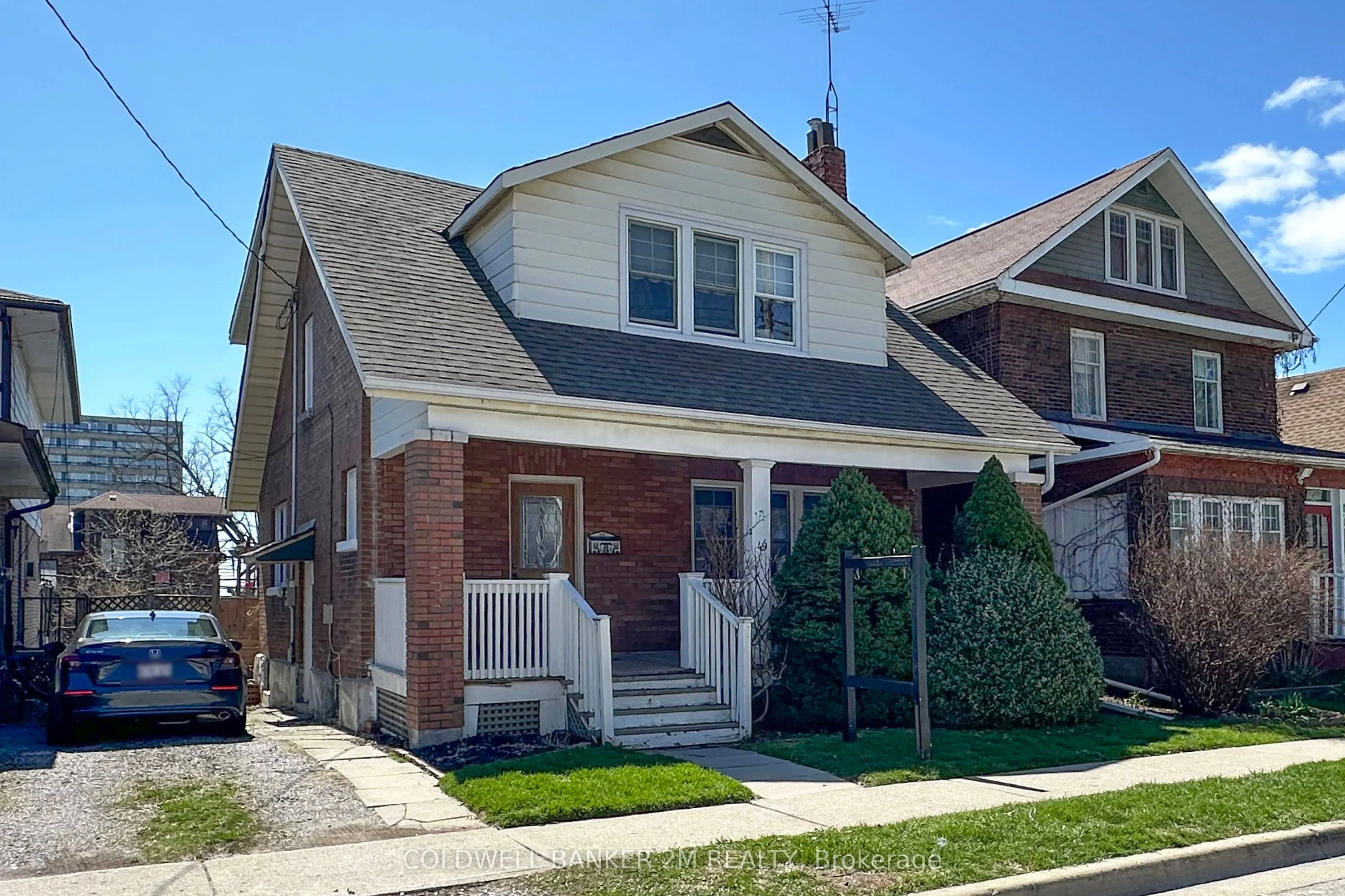 49 Brock Street E