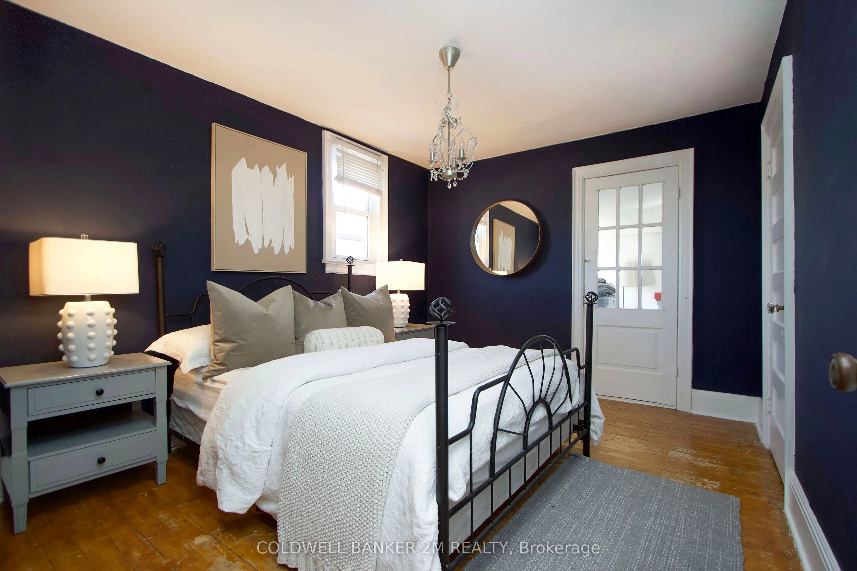 49 Brock Street E