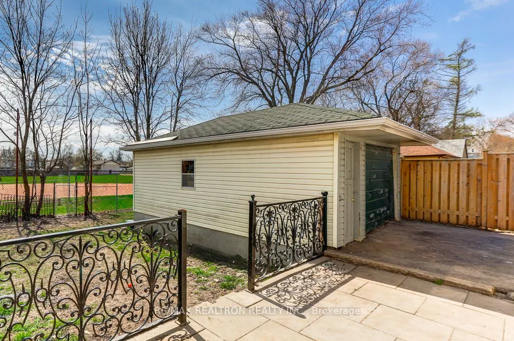 317 Gliddon Avenue