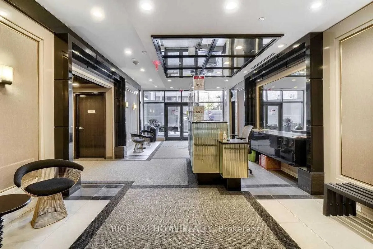 1190 Dundas Street E #627