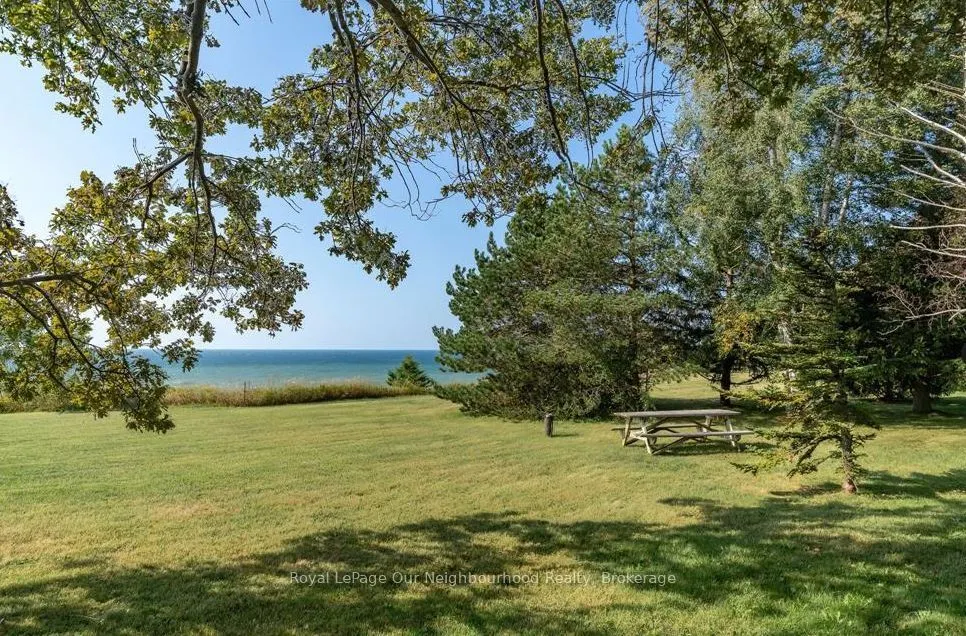 3741 Lakeshore Road E