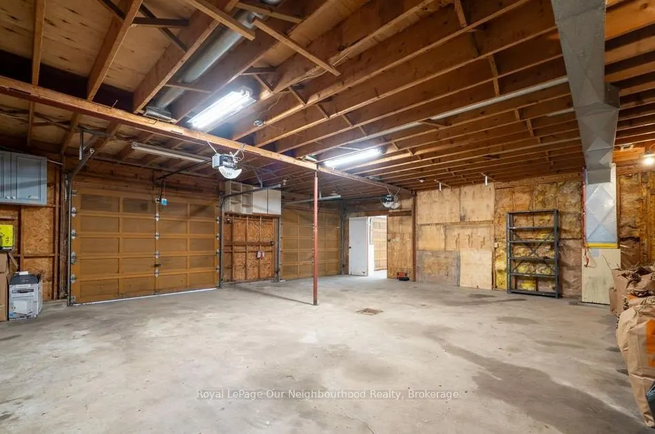 3741 Lakeshore Road E
