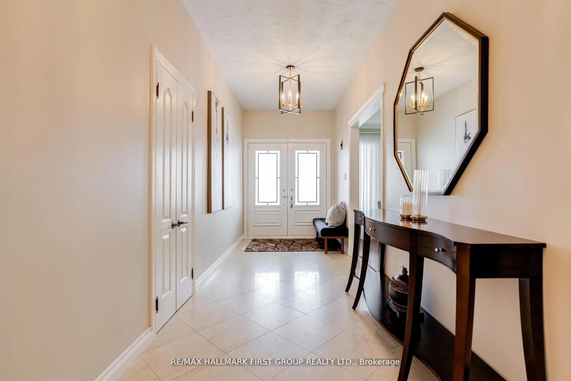 520 McLeod Crescent