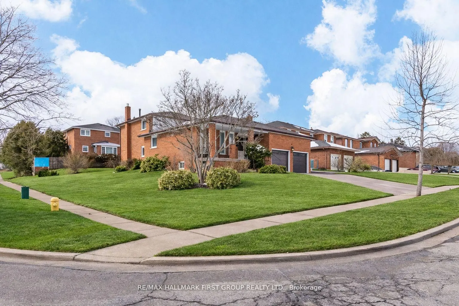 520 McLeod Crescent