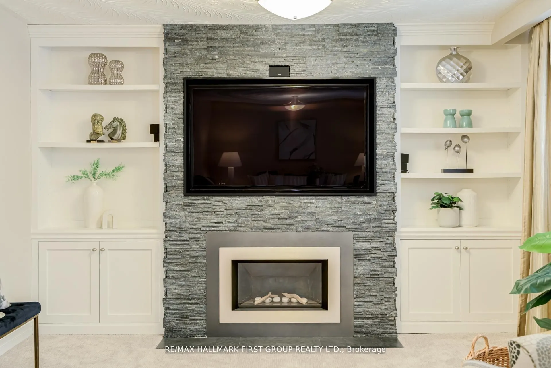 520 McLeod Crescent