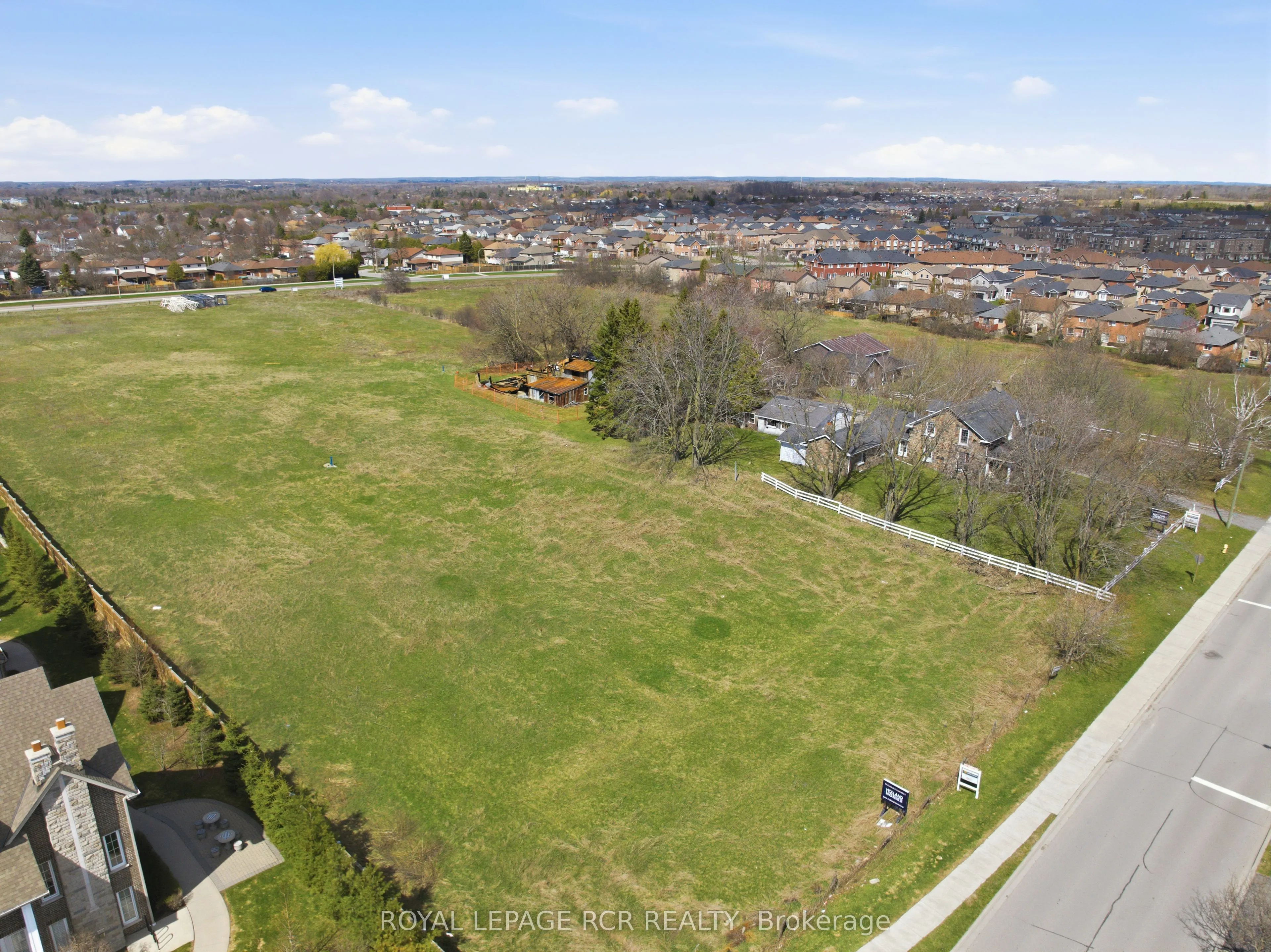 1440 Gord Vinson Avenue