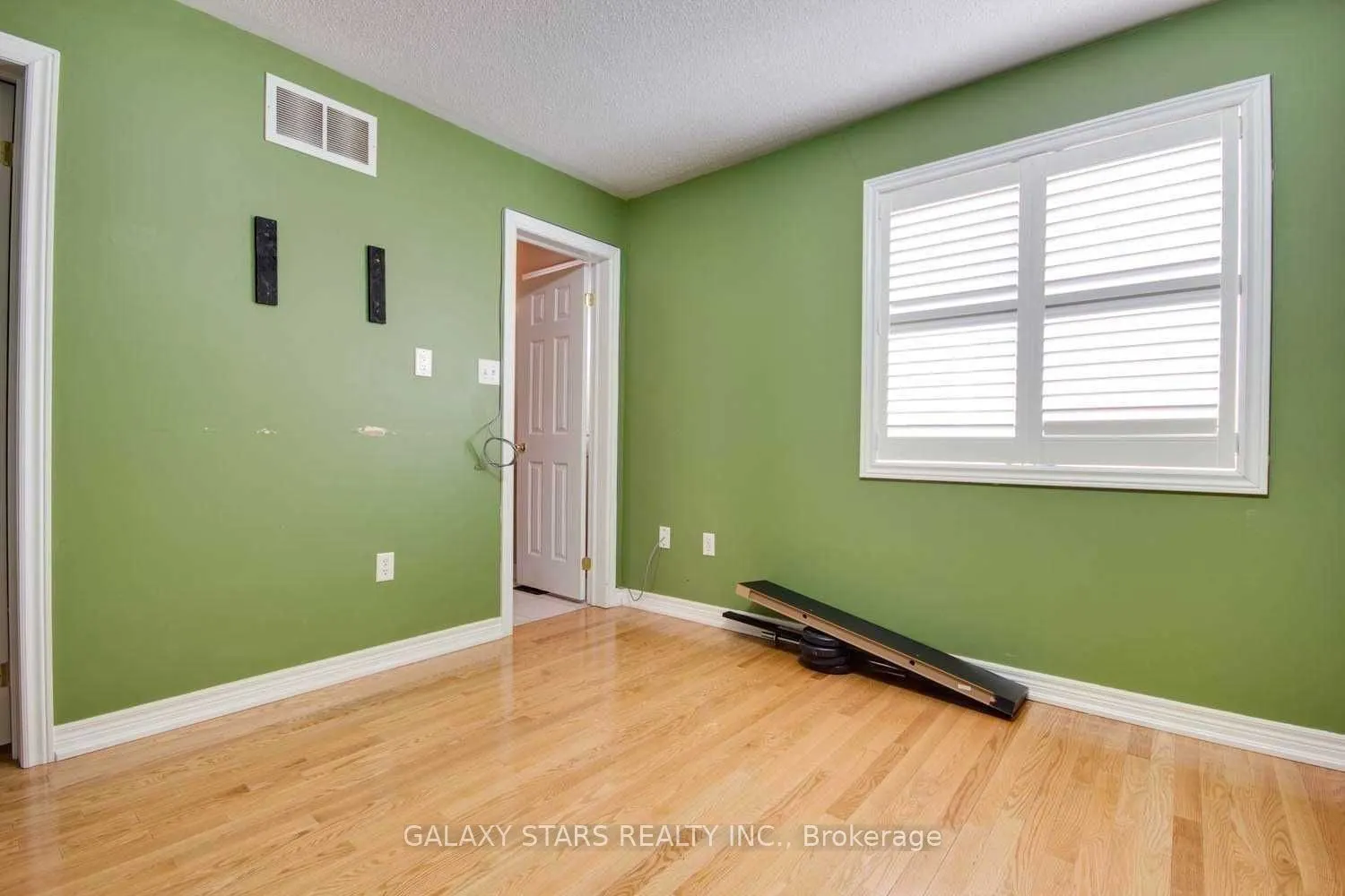 4 Spall Court