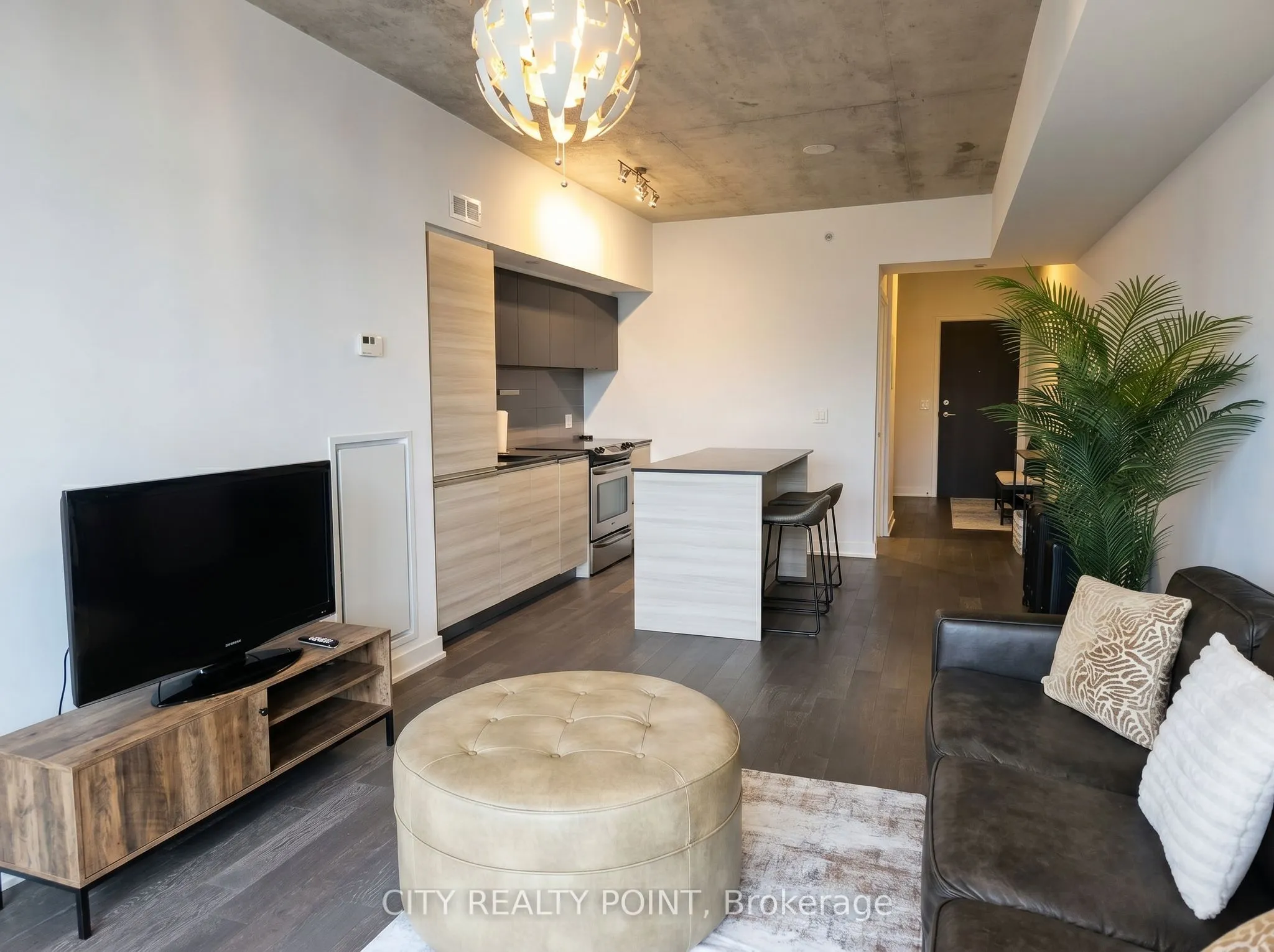 1190 Dundas Street E #505