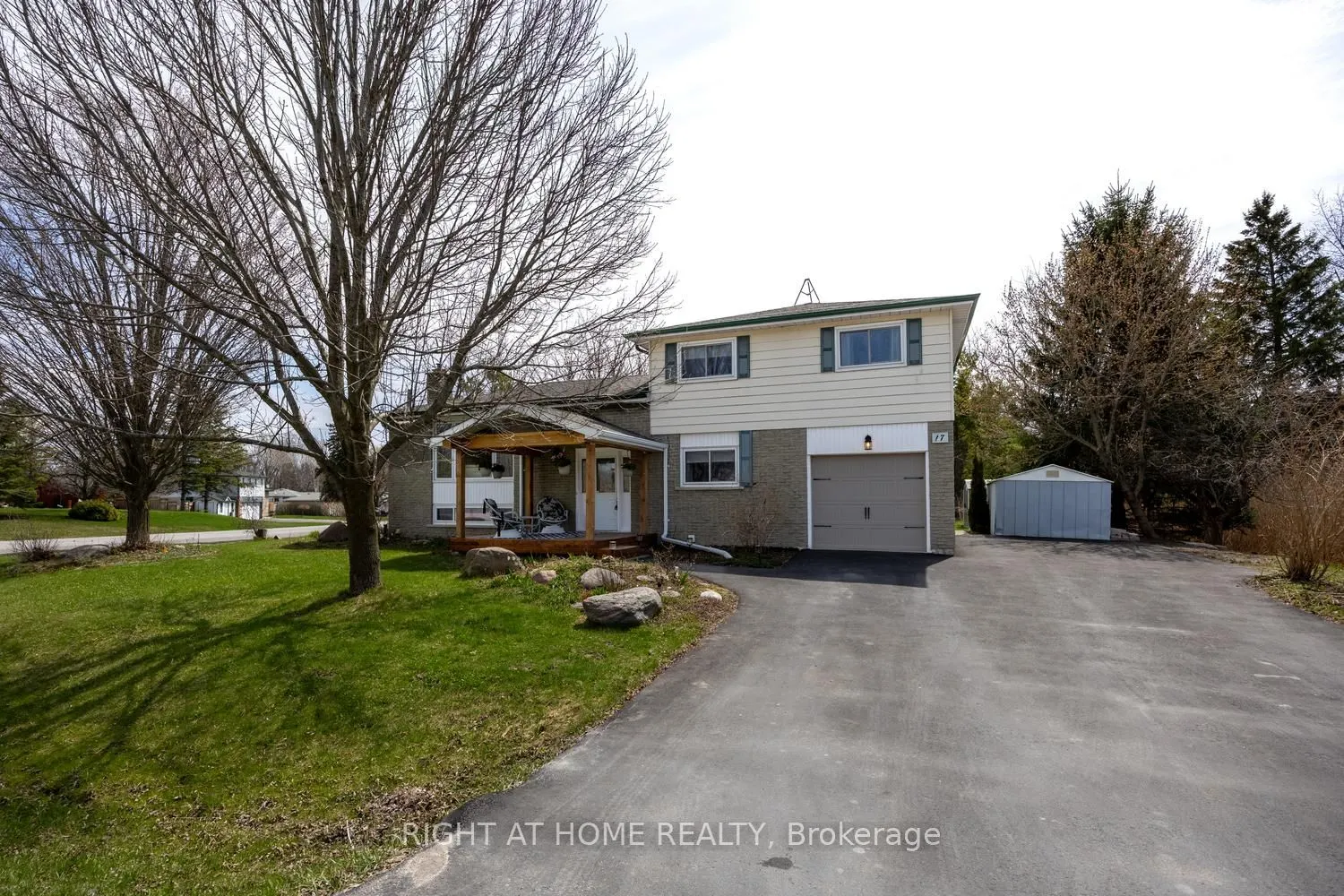 17 Crestview Avenue