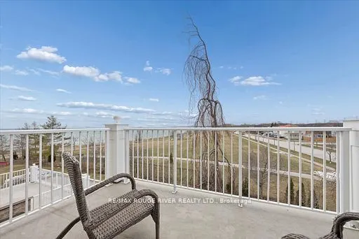 395 Lakebreeze Drive #306