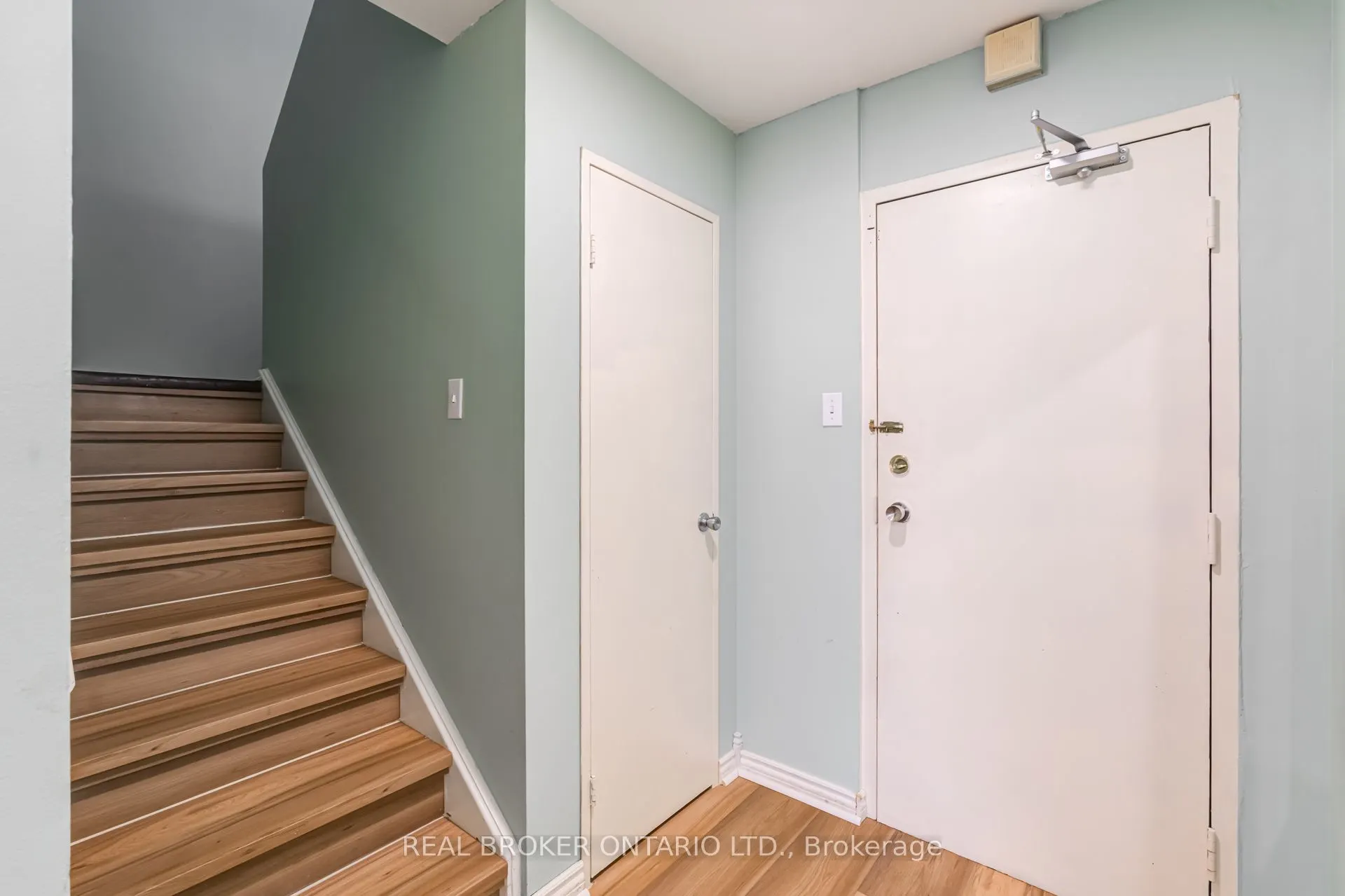 4060 Lawrence Avenue E #402