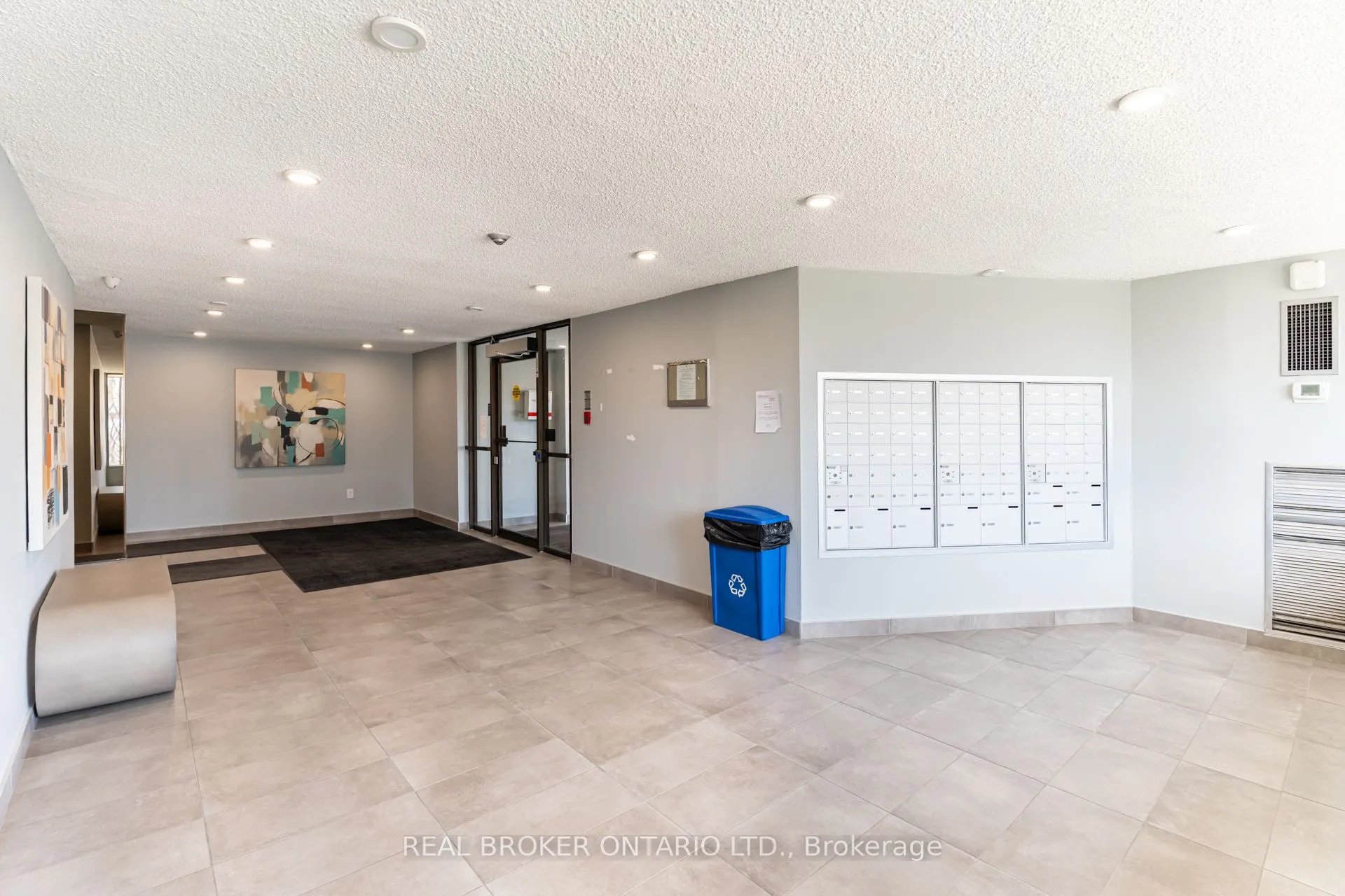 4060 Lawrence Avenue E #402