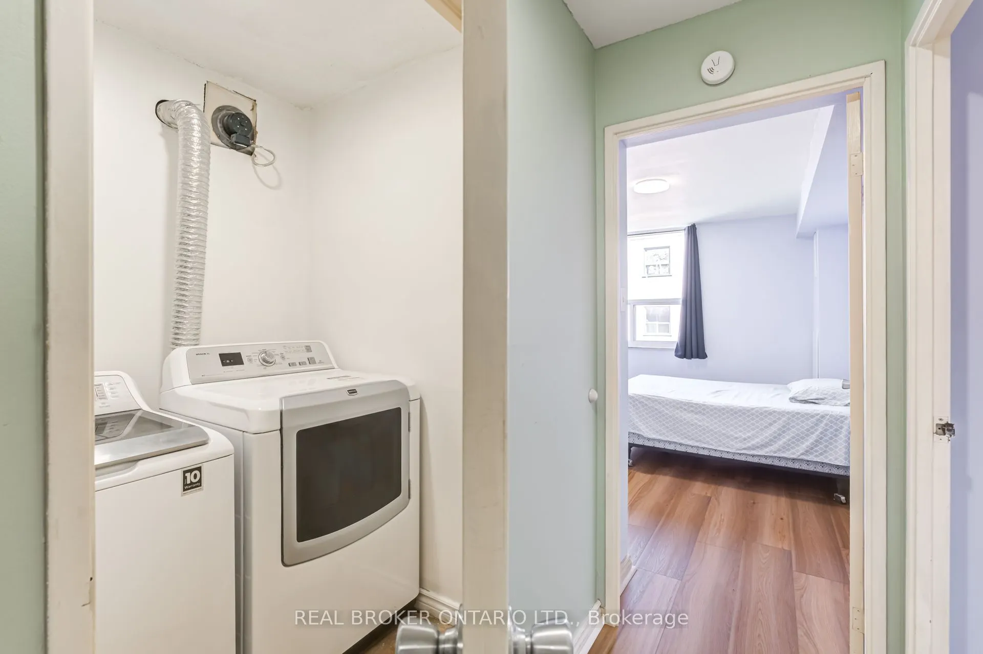 4060 Lawrence Avenue E #402