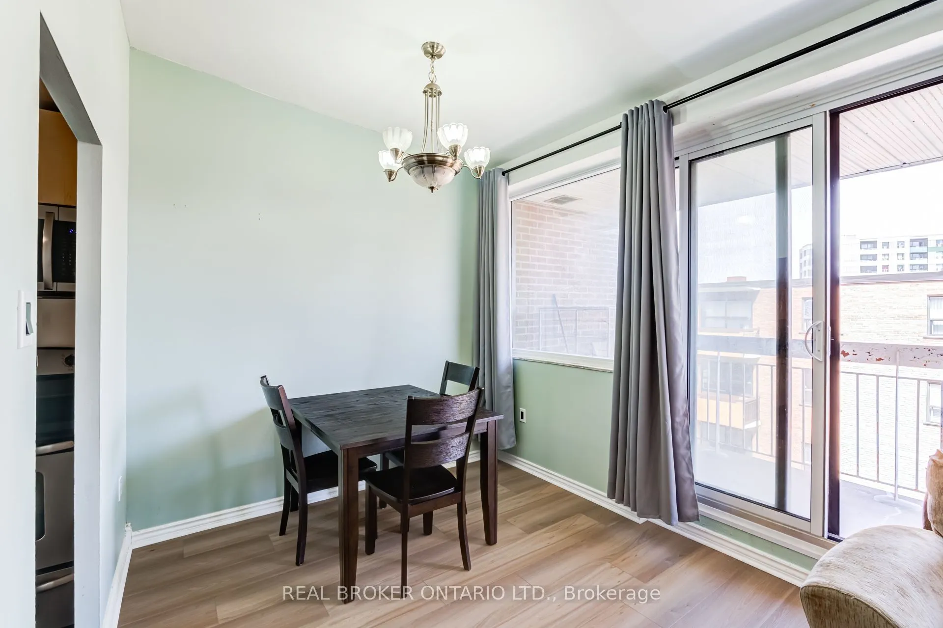 4060 Lawrence Avenue E #402
